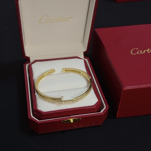 Elegante Brazalete Cartier Juste un Clou con Diamantes en Oro Amarillo 1 Elegante Brazalete Cartier Juste un Clou con Diamantes en Oro Amarillo