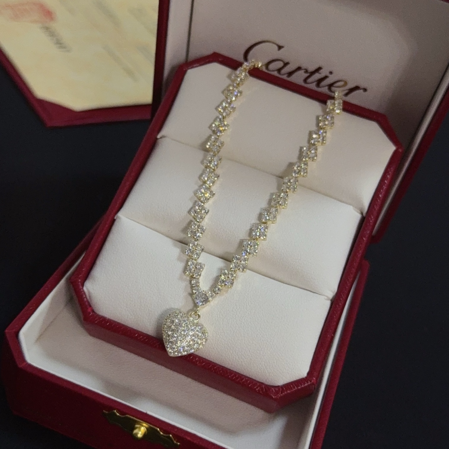Elegante Collar Cartier con Corazón de Diamantes, Diseño Clásico y Moderno 7 i1752843051169 6276 0 3