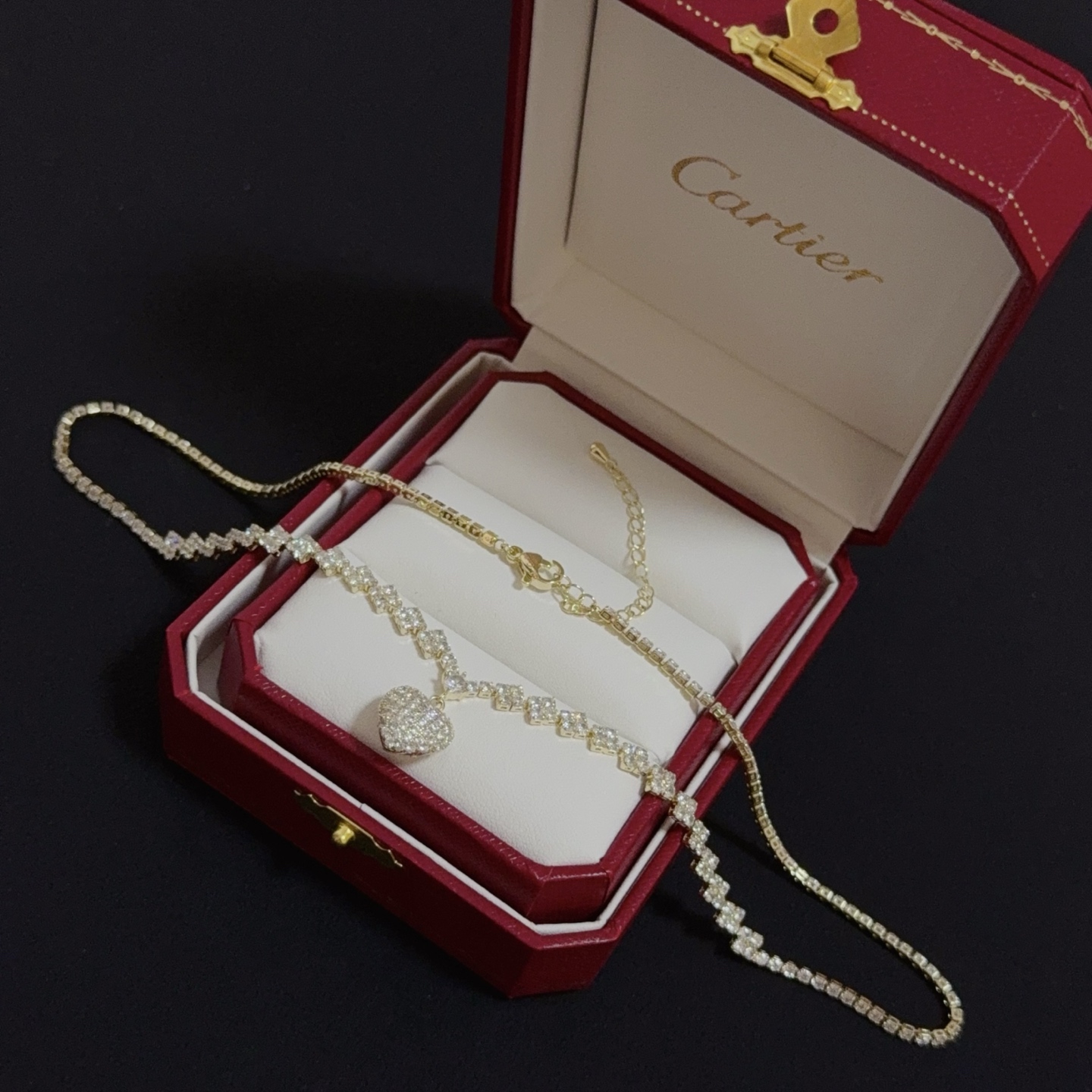 Elegante Collar Cartier con Corazón de Diamantes, Diseño Clásico y Moderno 8 i1752843051230 1668 0 6