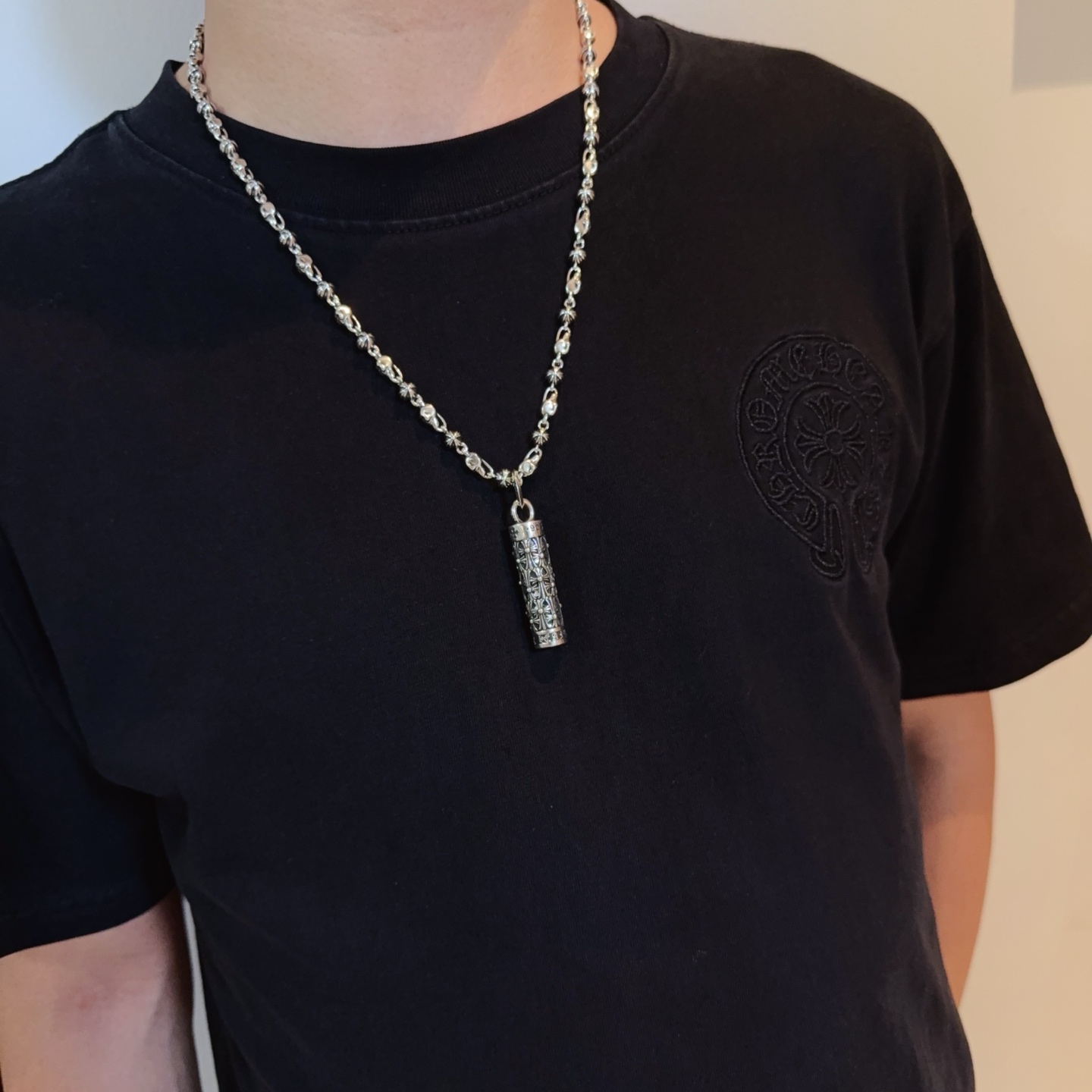  新款【专柜品质】Chrome Hearts克罗心经典复古骷髅头十字花球项链，十字花圆柱吊坠 凹凸造型不