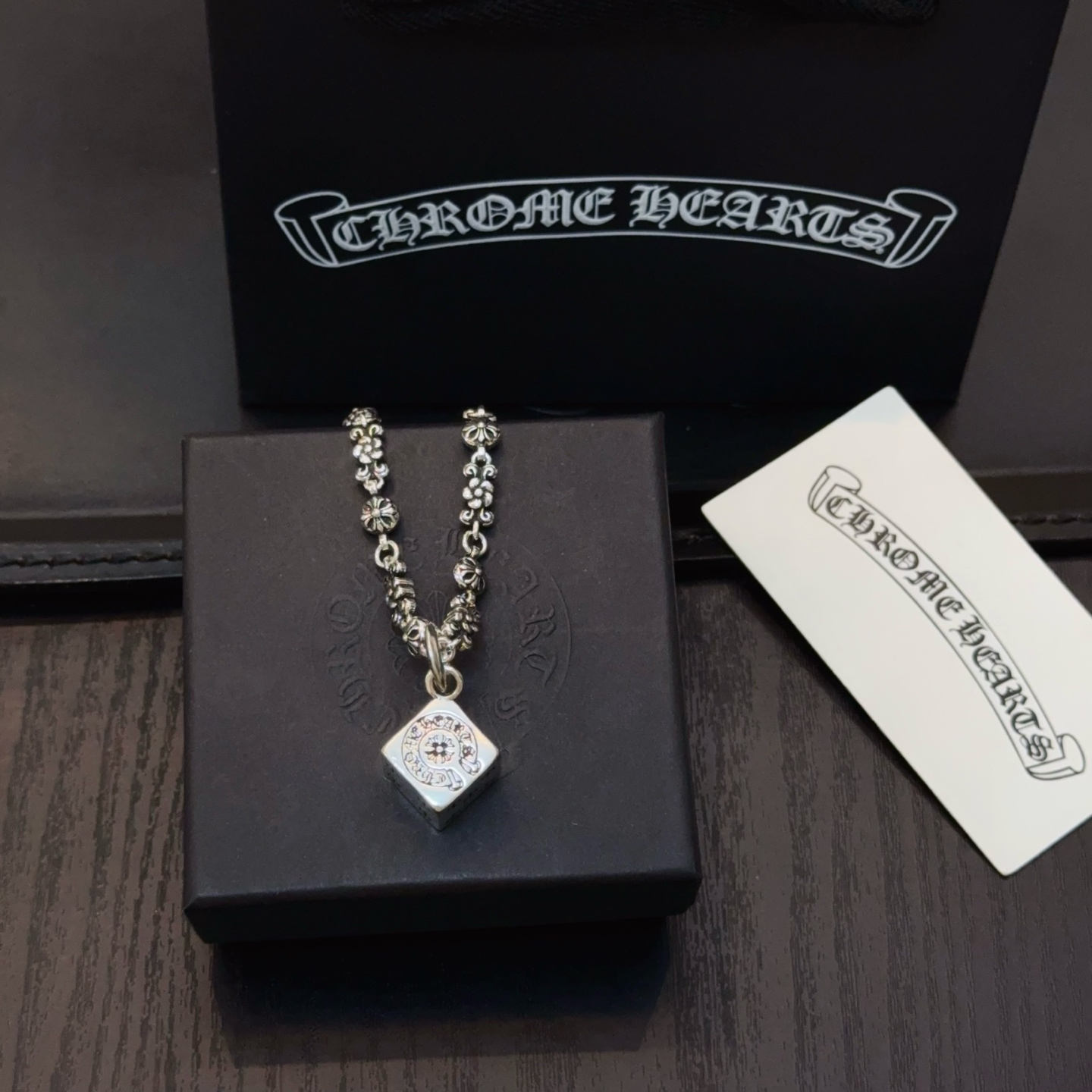  新款【专柜品质】Chrome Hearts克罗心经典复古花球项链，骰子吊坠 凹凸造型不同的花纹设计风格