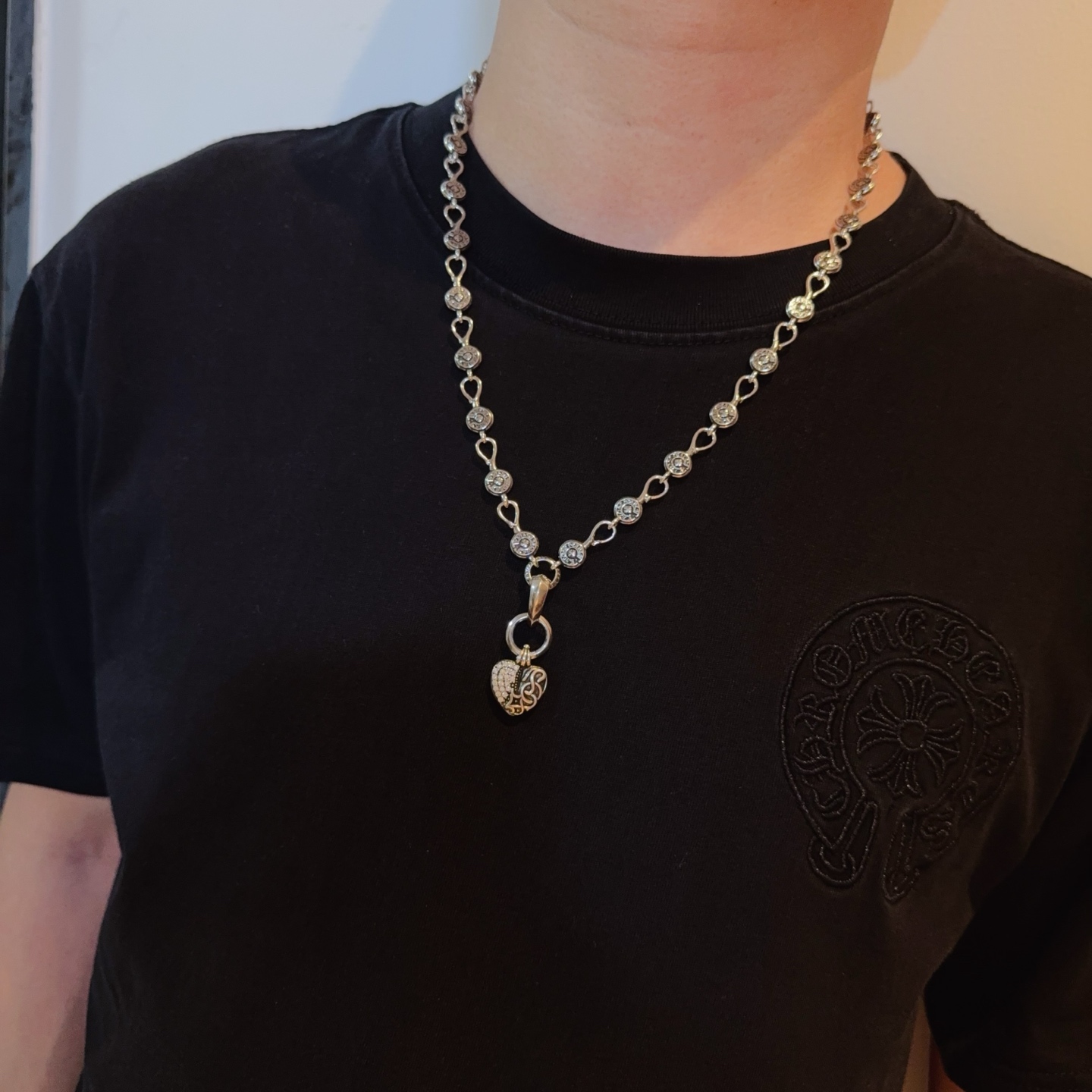  新款【专柜品质】Chrome Hearts克罗心经典复古马蹄印十字花项链，满钻藤蔓爱心吊坠 凹凸造型不