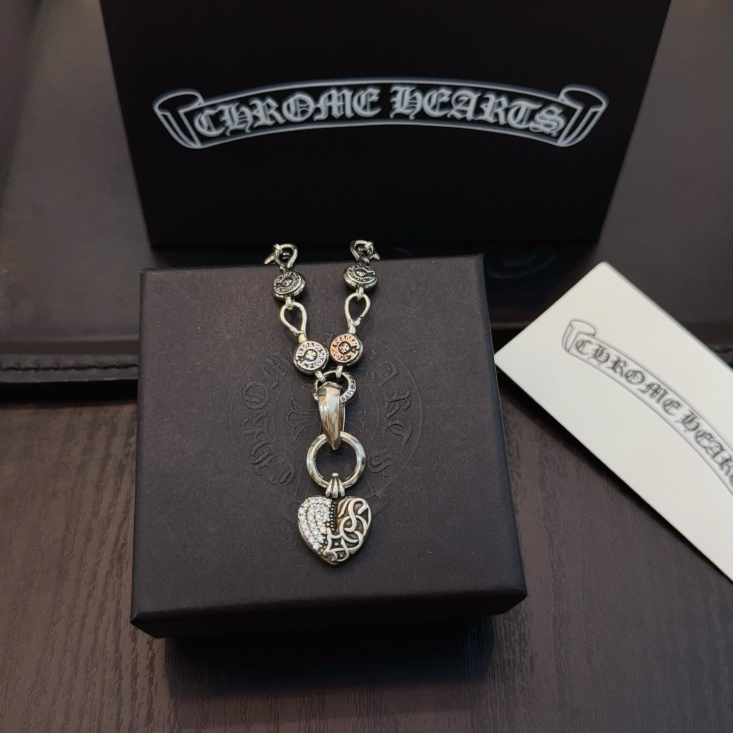  新款【专柜品质】Chrome Hearts克罗心经典复古马蹄印十字花项链，满钻藤蔓爱心吊坠 凹凸造型不