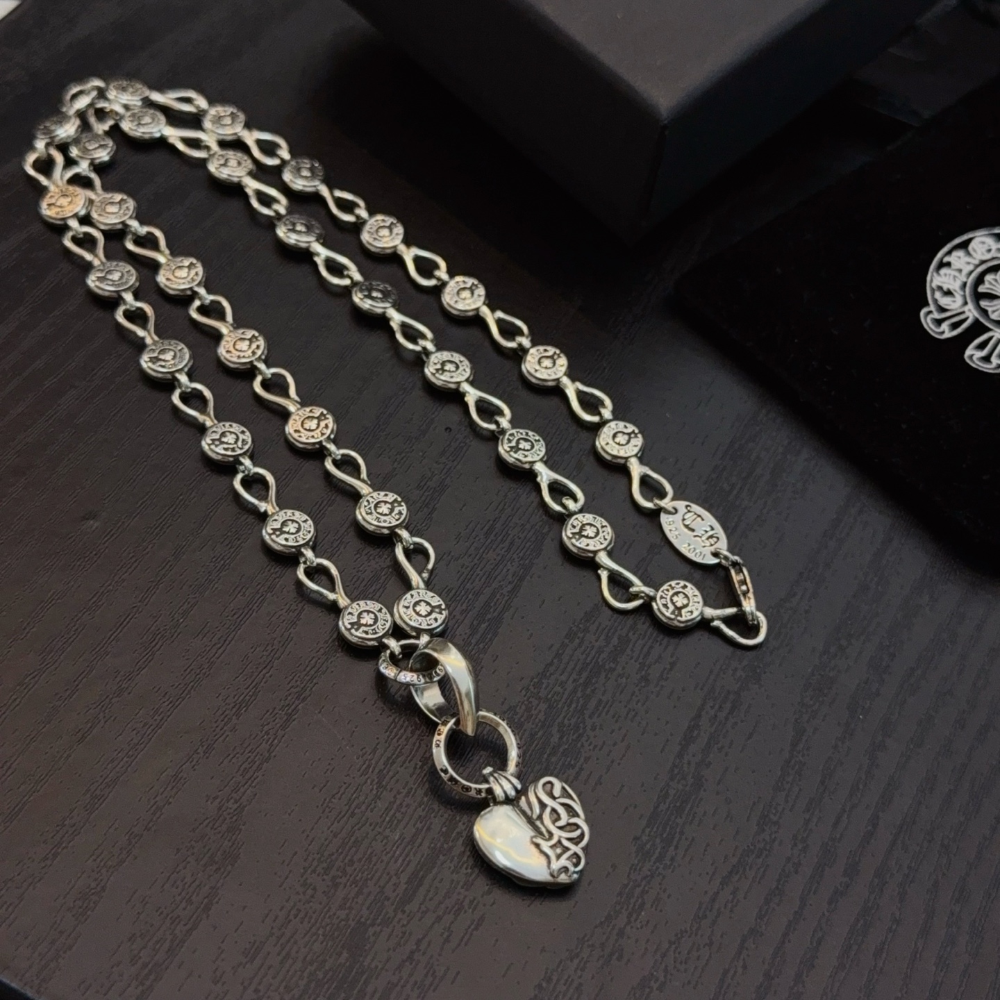  新款【专柜品质】Chrome Hearts克罗心经典复古马蹄印十字花项链，满钻藤蔓爱心吊坠 凹凸造型不