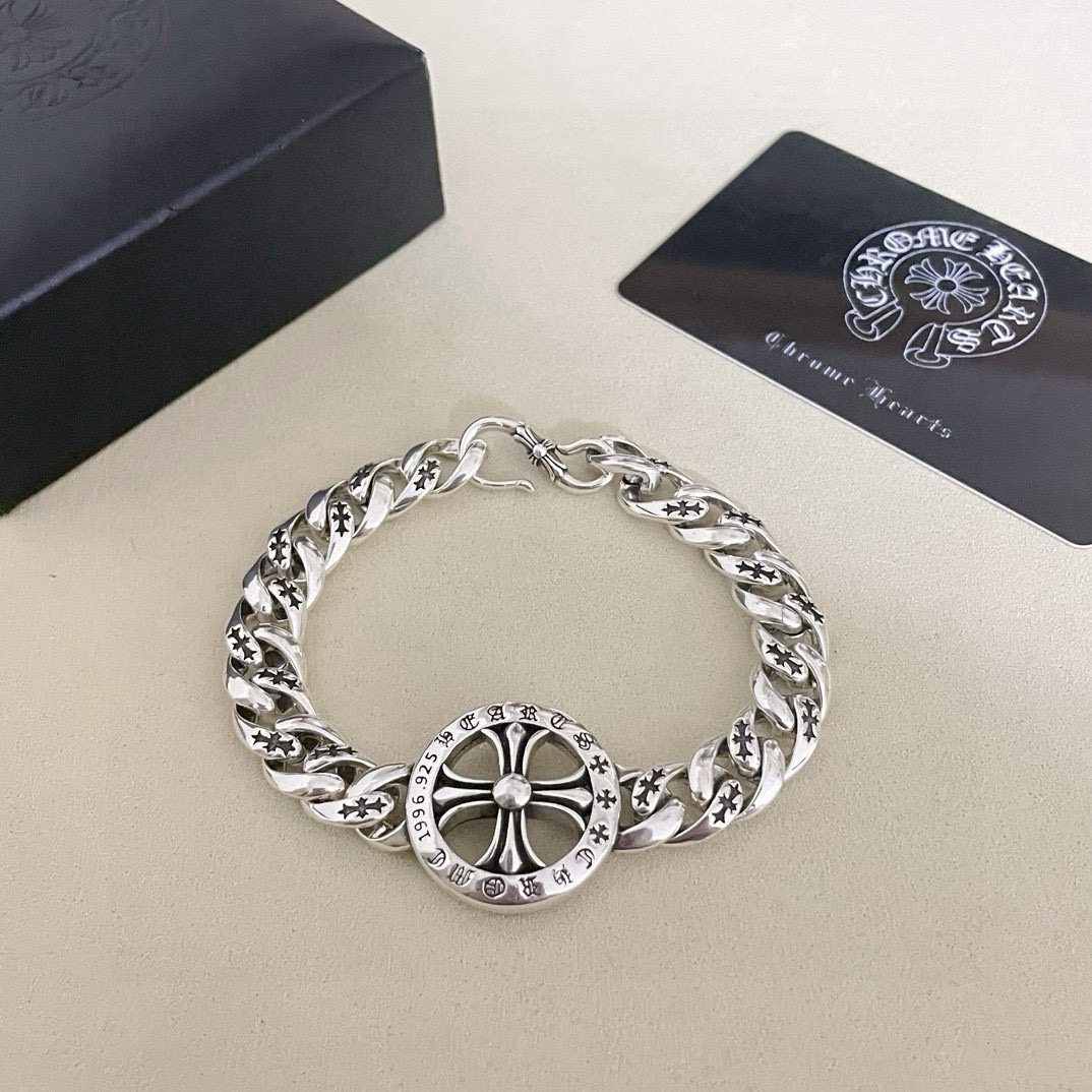 新款【专柜品质】Chrome Hearts克罗心 经典复古圆十字架手链 凹凸造型不同的花纹设计风格 呈