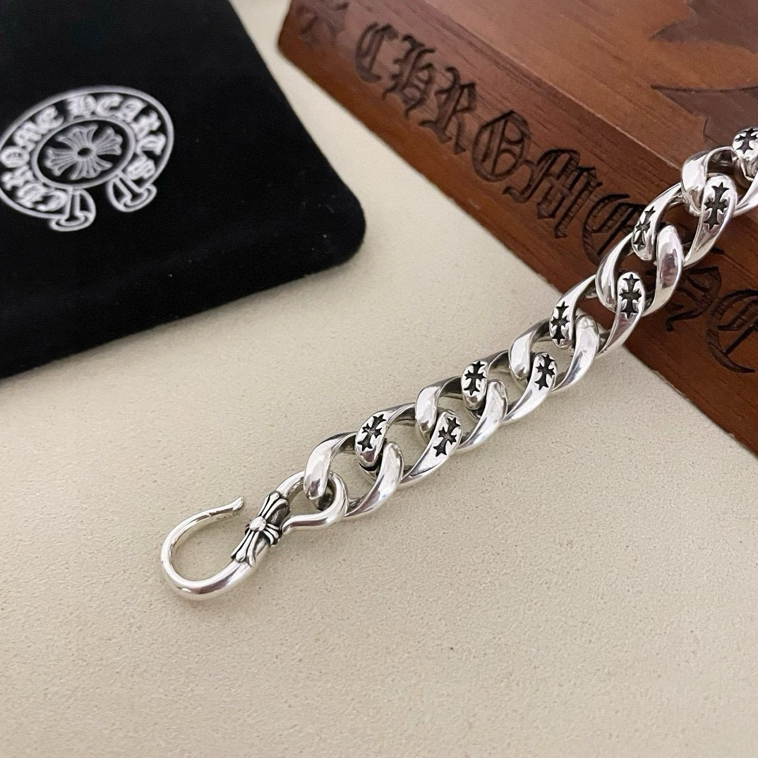  新款【专柜品质】Chrome Hearts克罗心 经典复古圆十字架手链 凹凸造型不同的花纹设计风格 呈