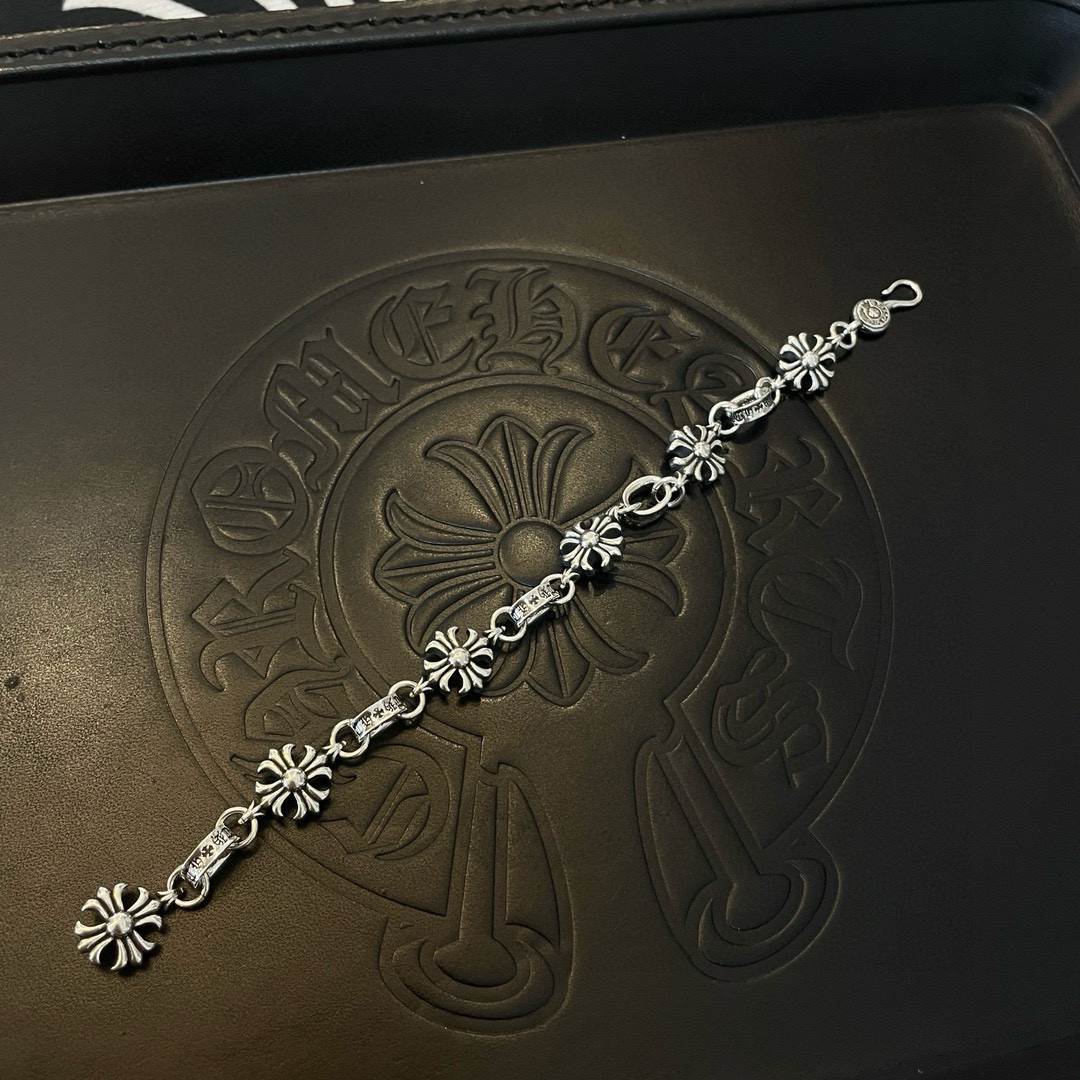   新款【专柜品质】Chrome Hearts克罗心 十字架*多元素手链 凹凸造型不同的花纹设计风格 呈