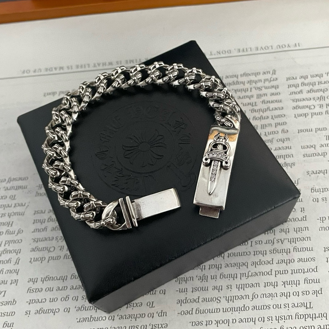 批 新款【专柜品质】Chrome Hearts克罗心 经典复古宝剑镶钻 鸭舌手链 凹凸造型不同的花纹设计