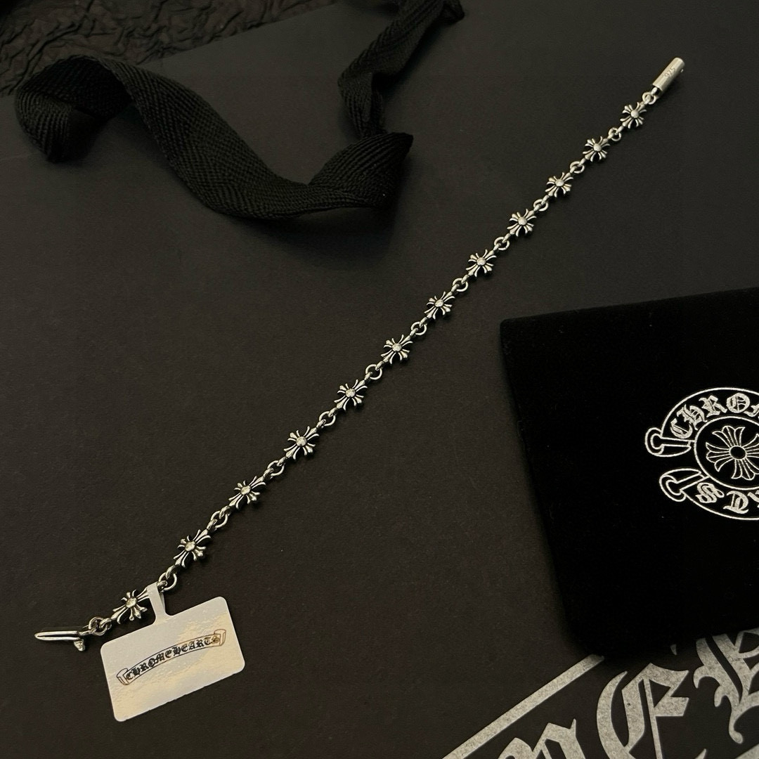  新款【专柜品质】Chrome Hearts克罗心 经典复古十字架手链 凹凸造型不同的花纹设计风格 呈现