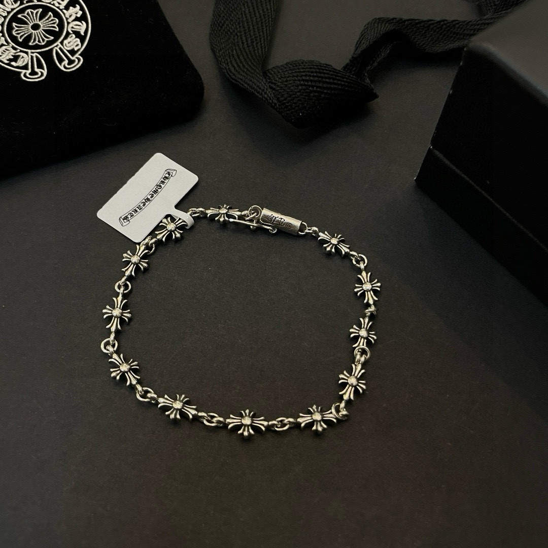  新款【专柜品质】Chrome Hearts克罗心 经典复古十字架手链 凹凸造型不同的花纹设计风格 呈现