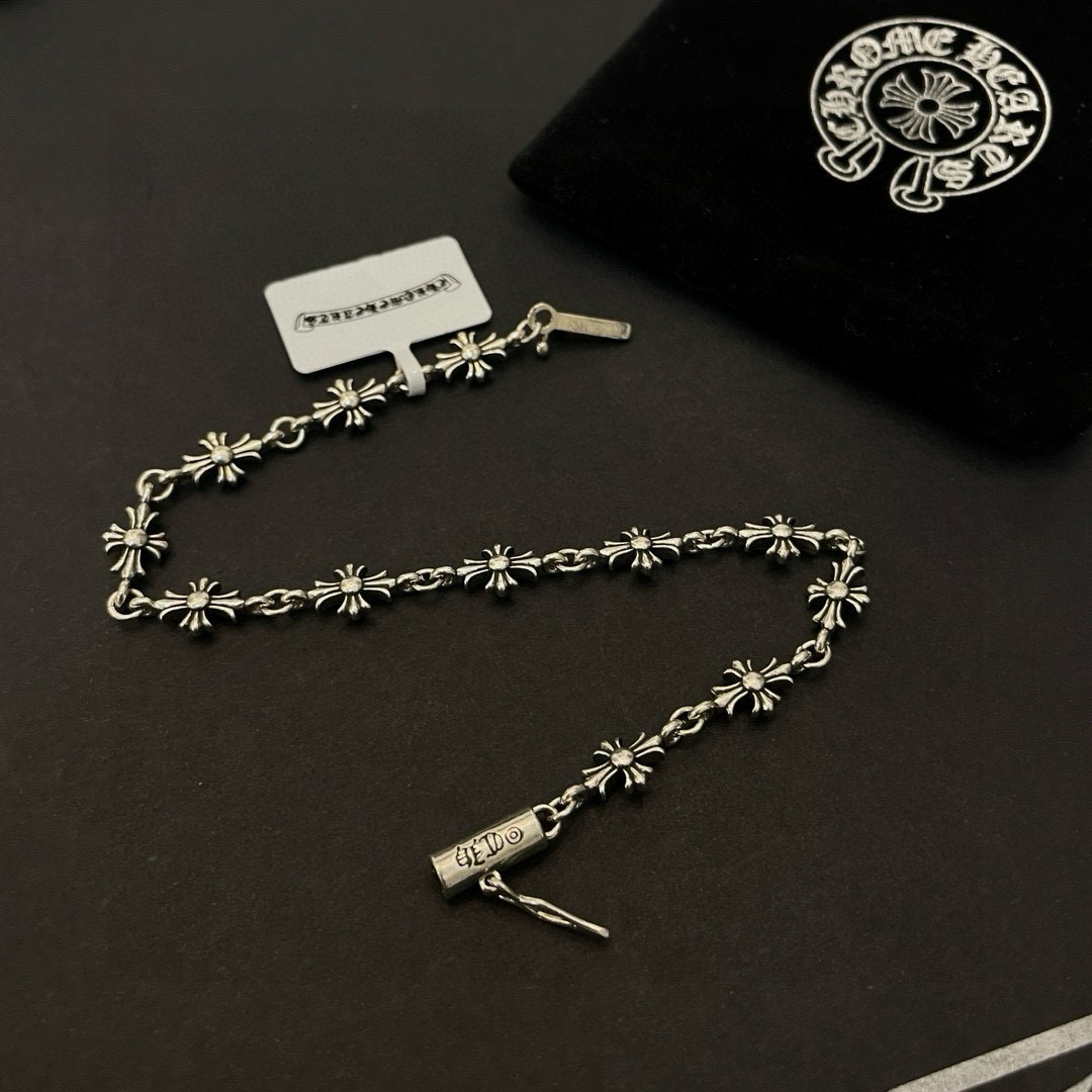  新款【专柜品质】Chrome Hearts克罗心 经典复古十字架手链 凹凸造型不同的花纹设计风格 呈现