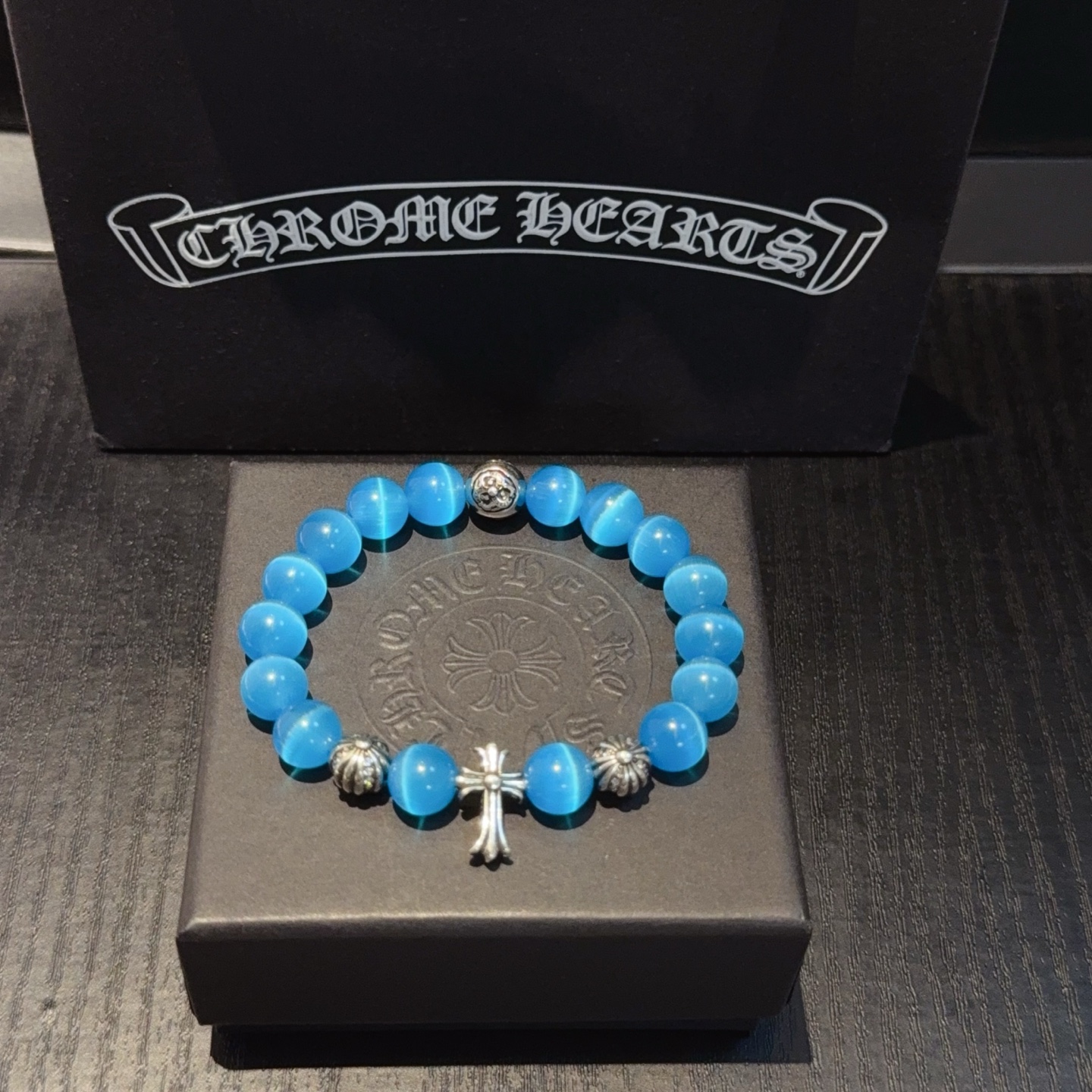  新款【专柜品质】Chrome Hearts克罗心 经典复古多元素海之蓝手链手串，凹凸造型不同的花纹设计