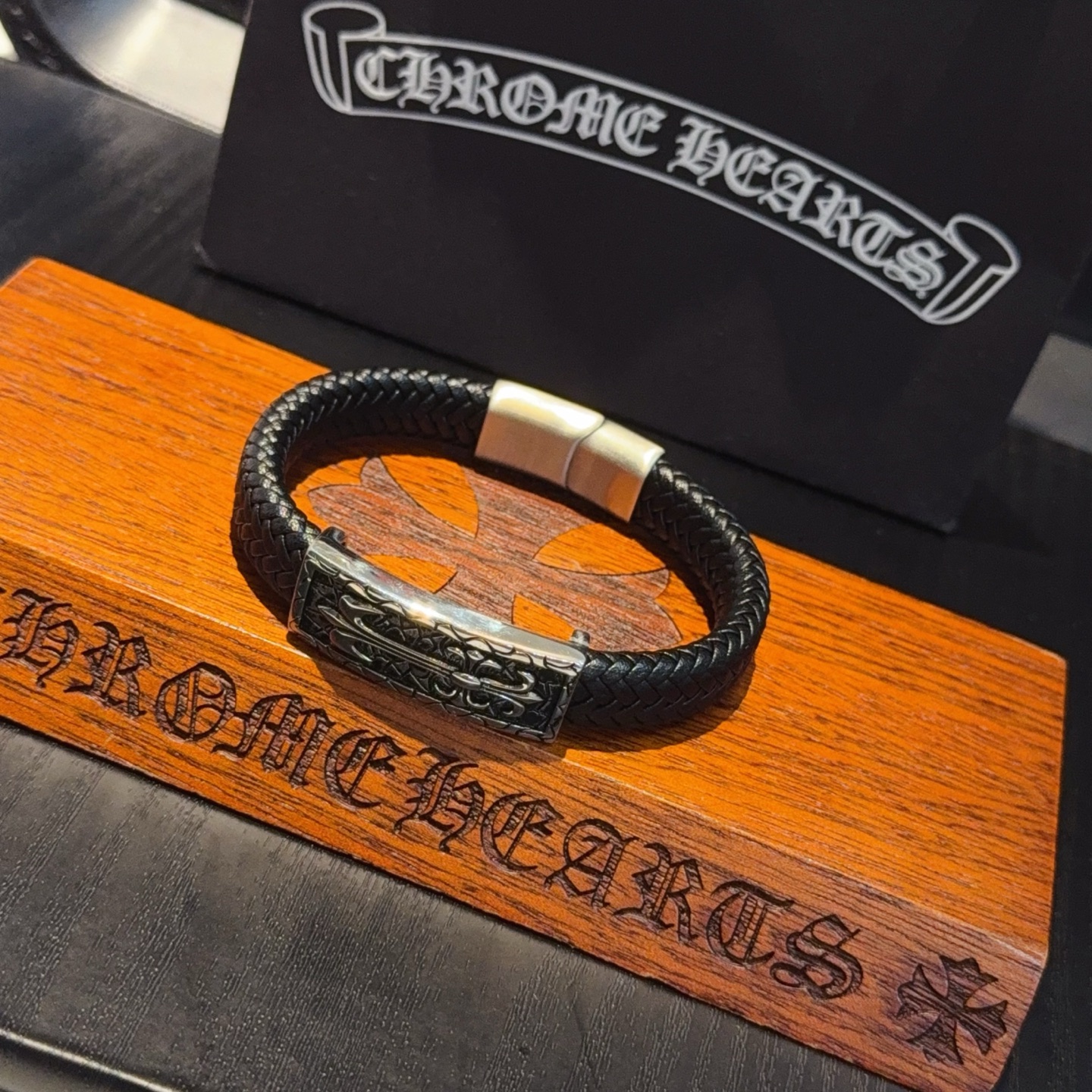  新款【专柜品质】Chrome Hearts克罗心皮绳手镯手绳，凹凸造型不同的花纹设计风格呈现出与众不同