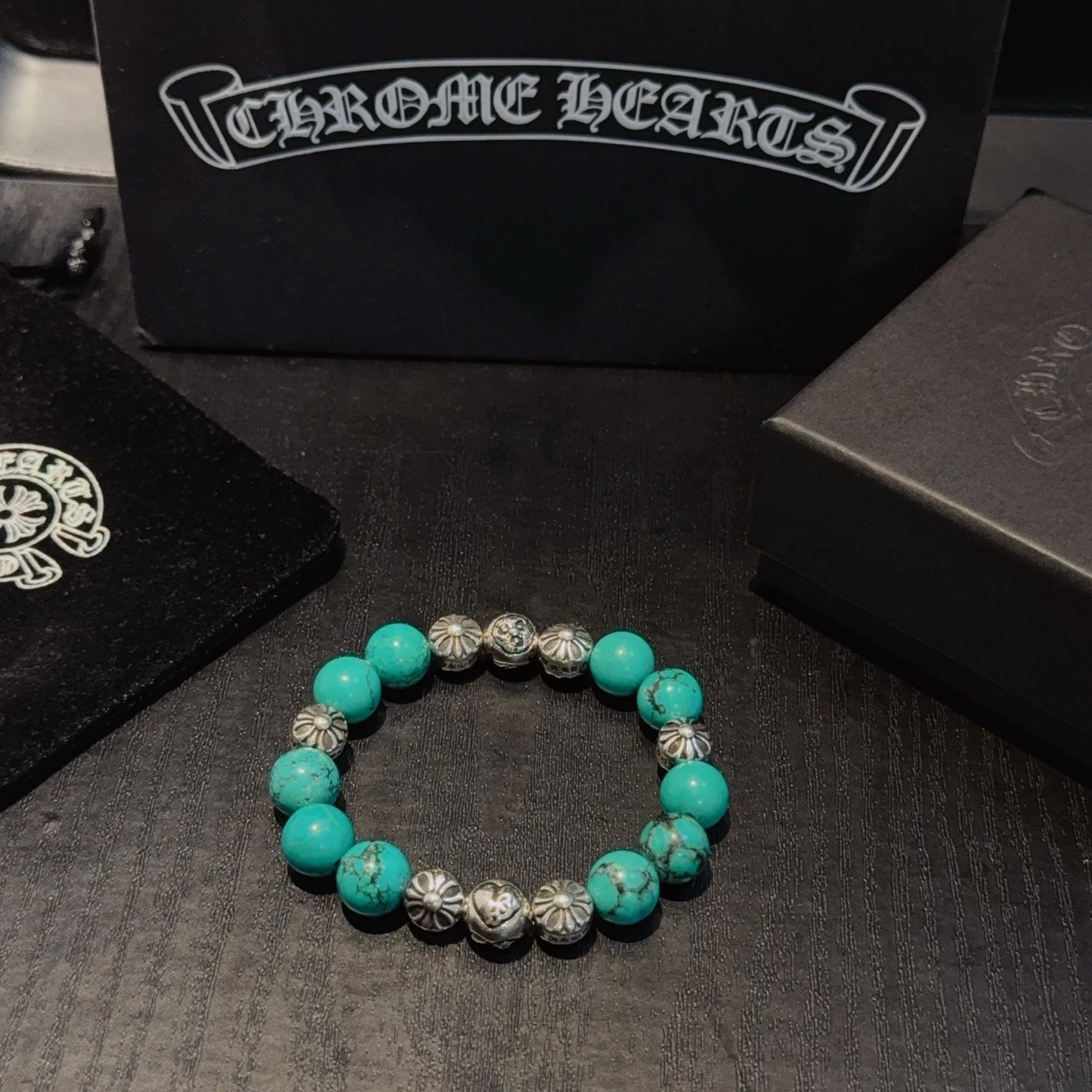  新款【专柜品质】Chrome Hearts克罗心 经典复古多元素绿松石手链手串，凹凸造型不同的花纹设计