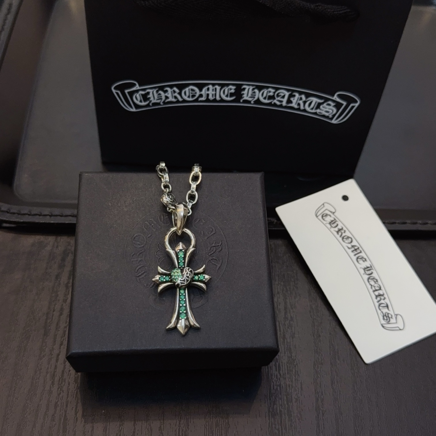  新款【专柜品质】Chrome Hearts克罗心经典复古十字花球项链，绿钻藤花十字架吊坠 凹凸造型不同