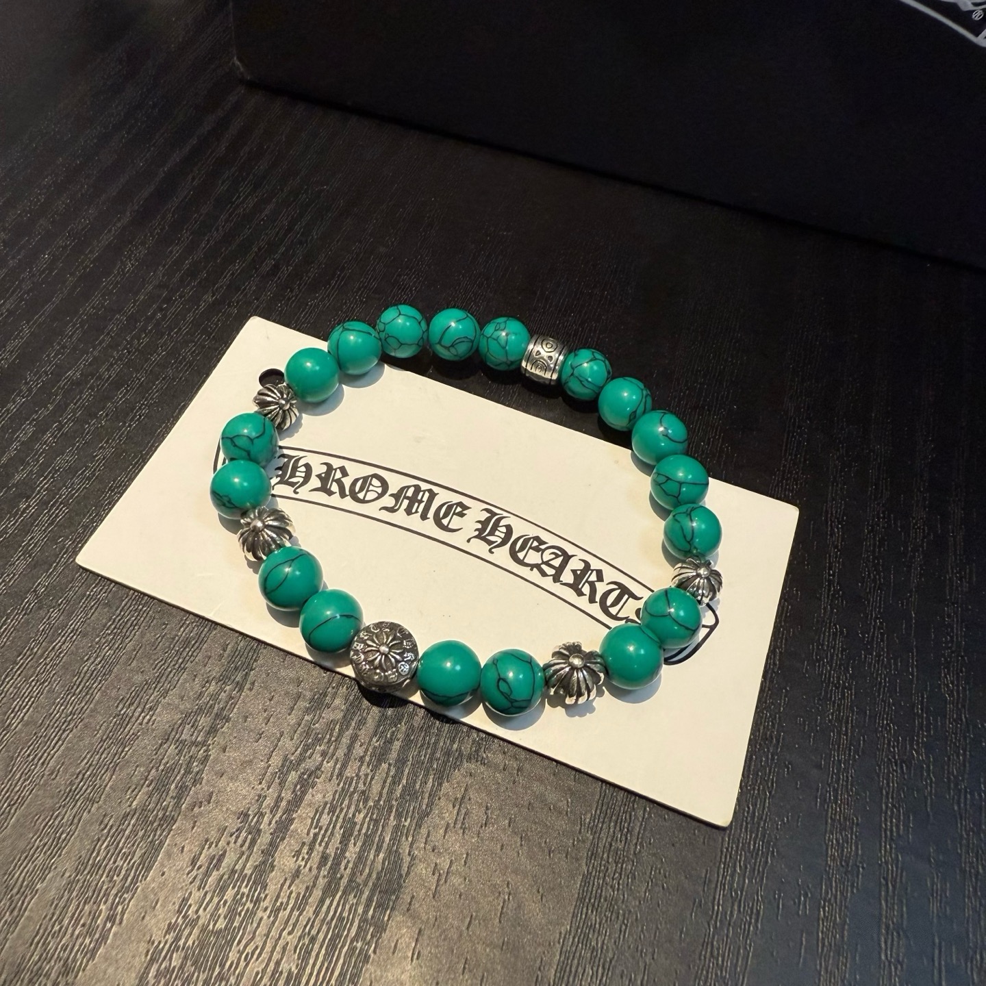  新款【专柜品质】Chrome Hearts克罗心 经典复古多元素绿松石手链手串，凹凸造型不同的花纹设计