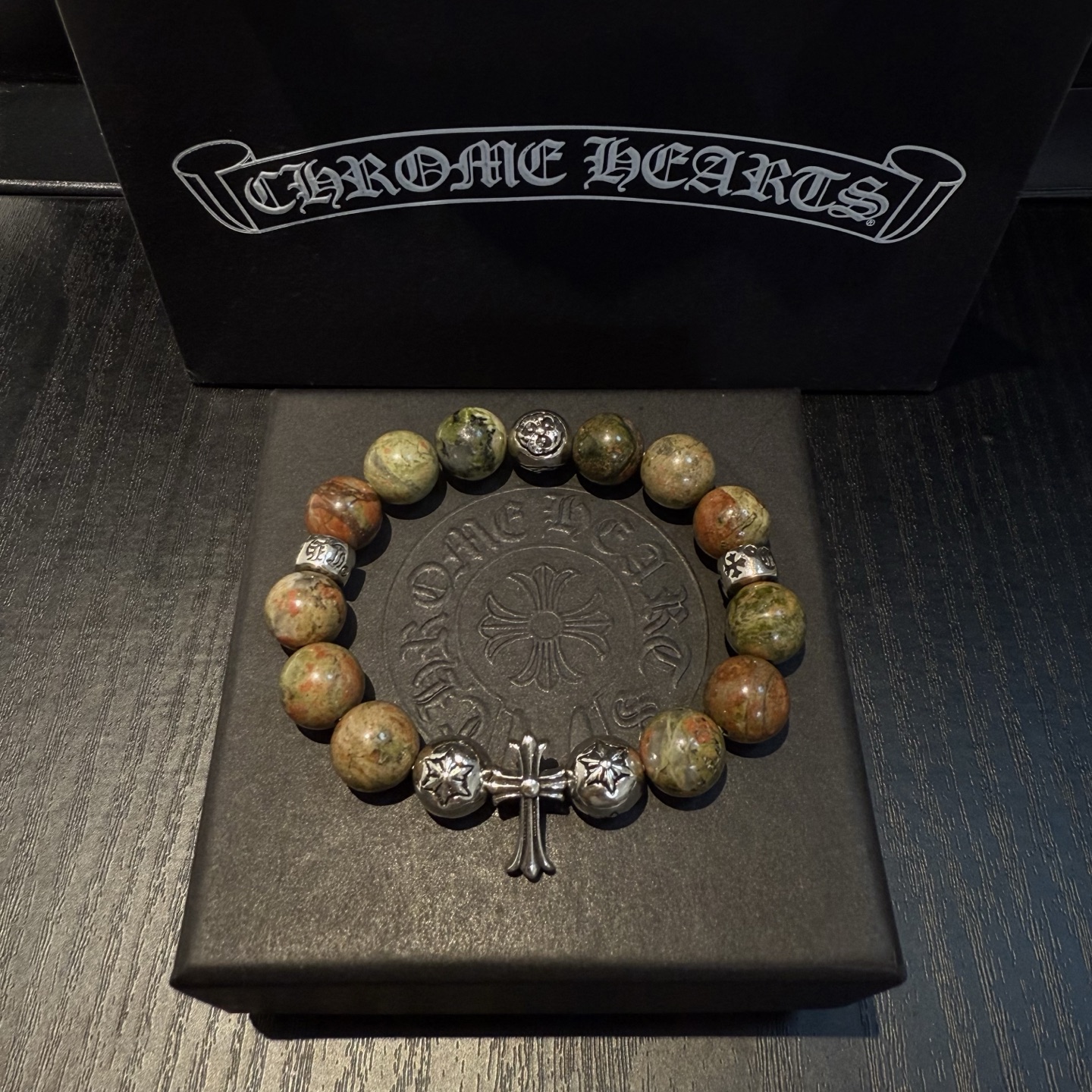  新款【专柜品质】Chrome Hearts克罗心 经典复古多元素手链手串，凹凸造型不同的花纹设计风格 