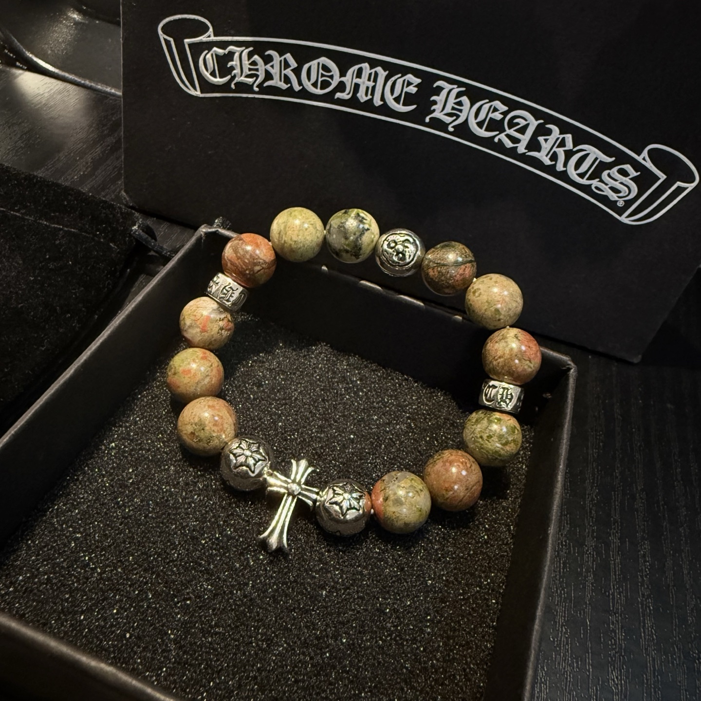  新款【专柜品质】Chrome Hearts克罗心 经典复古多元素手链手串，凹凸造型不同的花纹设计风格 