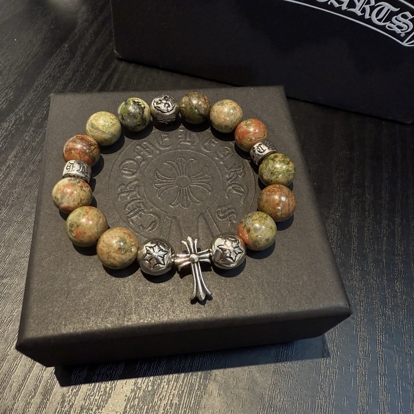  新款【专柜品质】Chrome Hearts克罗心 经典复古多元素手链手串，凹凸造型不同的花纹设计风格 