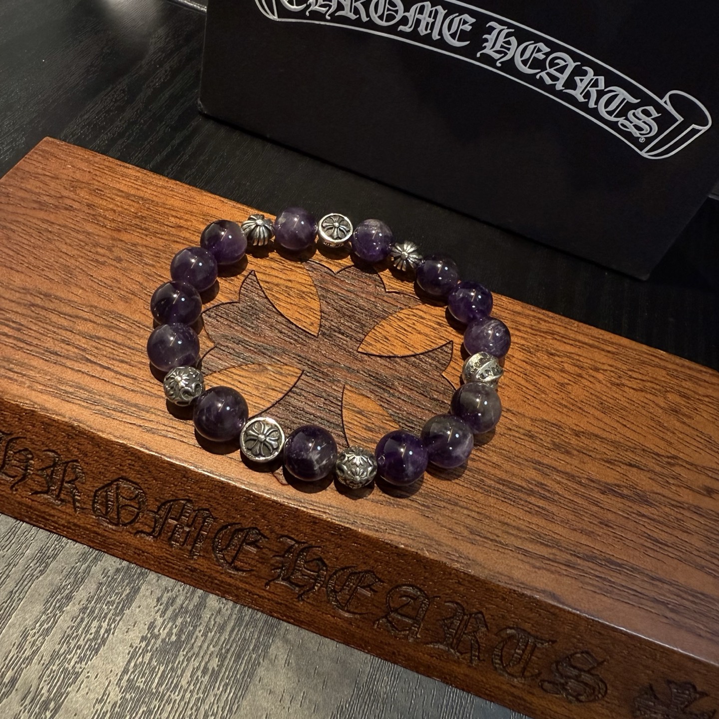  新款【专柜品质】Chrome Hearts克罗心 经典复古多元素手链手串，凹凸造型不同的花纹设计风格 