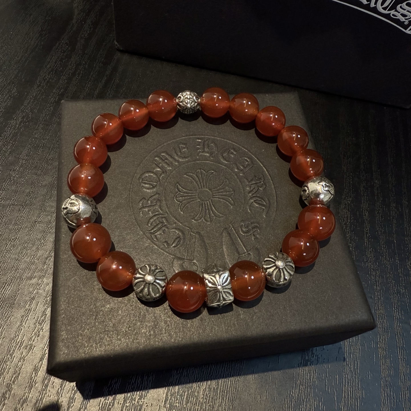  新款【专柜品质】Chrome Hearts克罗心 经典复古多元素手链手串，凹凸造型不同的花纹设计风格 