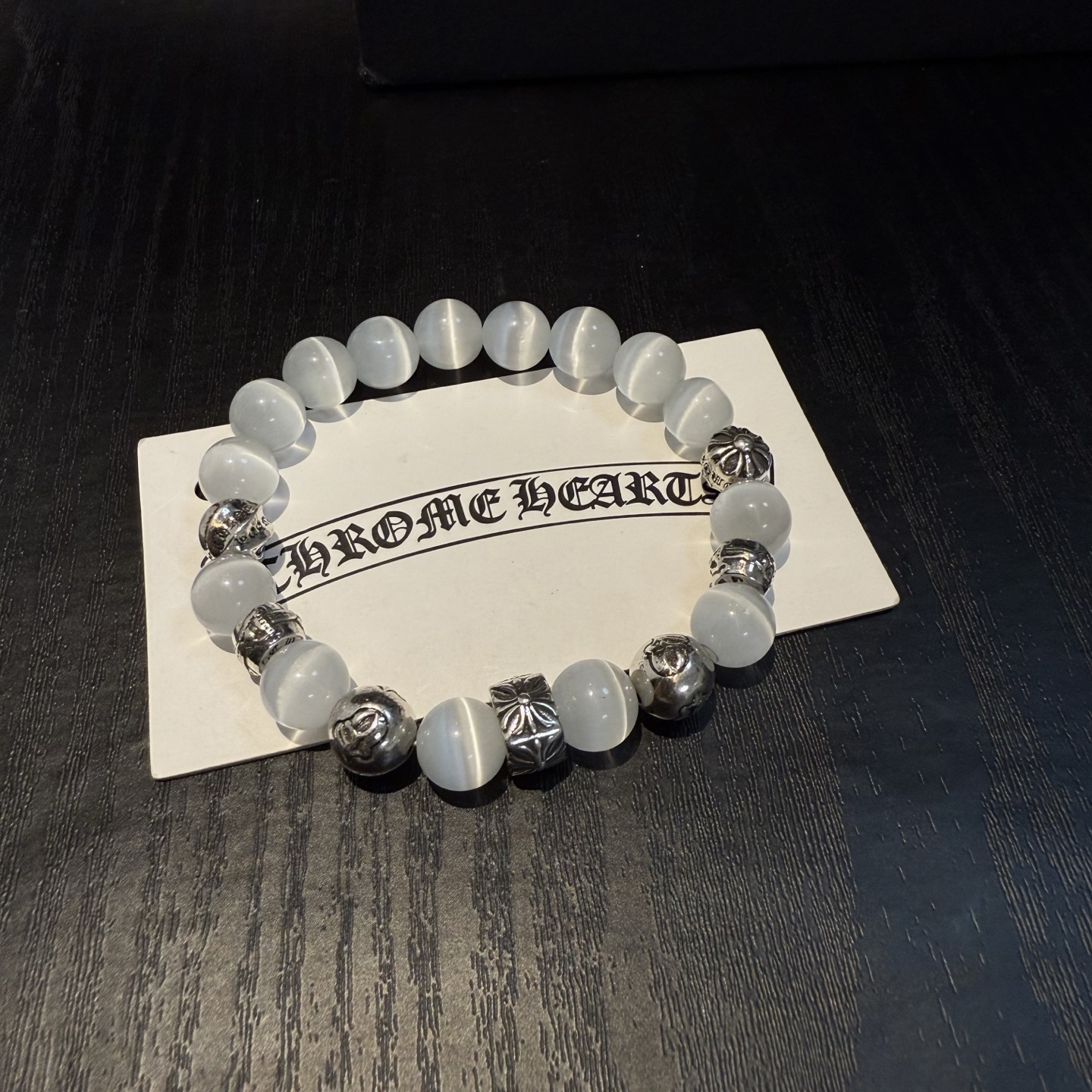  新款【专柜品质】Chrome Hearts克罗心 经典复古多元素手链手串，凹凸造型不同的花纹设计风格 