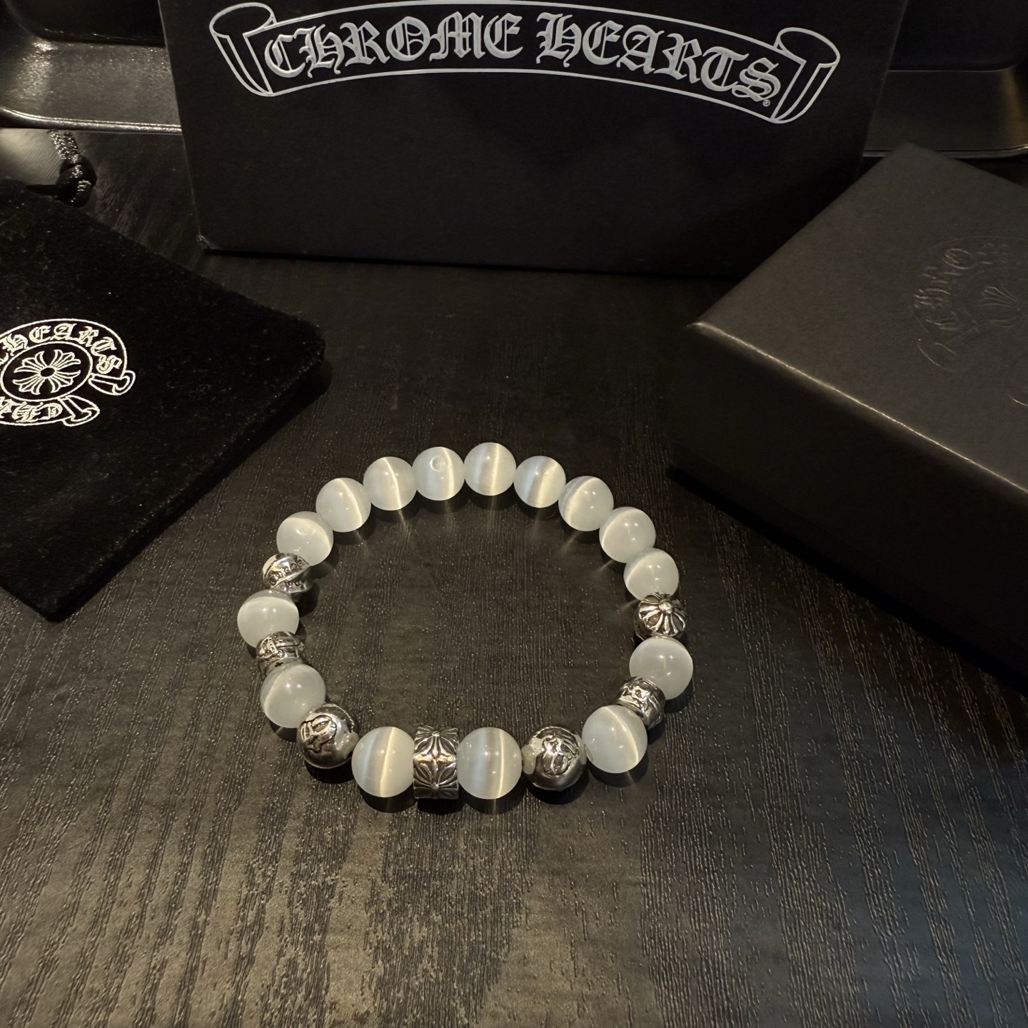  新款【专柜品质】Chrome Hearts克罗心 经典复古多元素手链手串，凹凸造型不同的花纹设计风格 