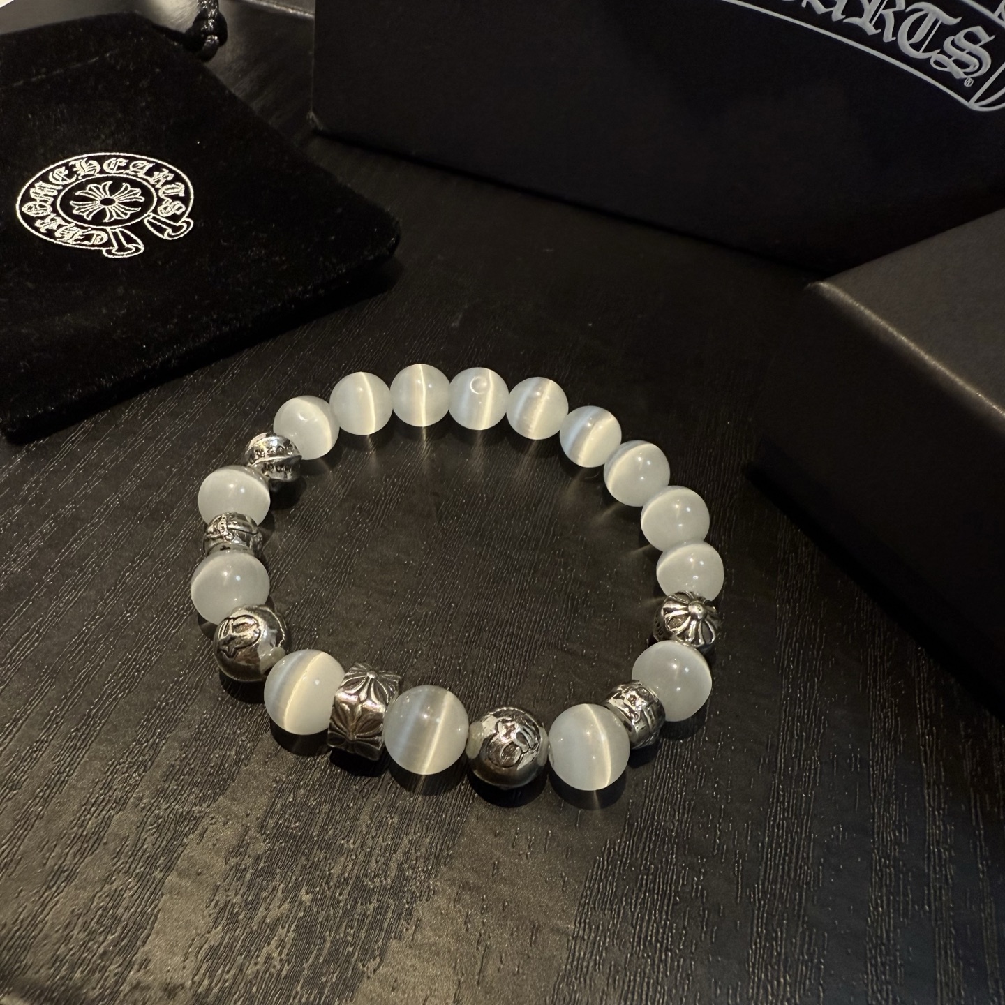  新款【专柜品质】Chrome Hearts克罗心 经典复古多元素手链手串，凹凸造型不同的花纹设计风格 