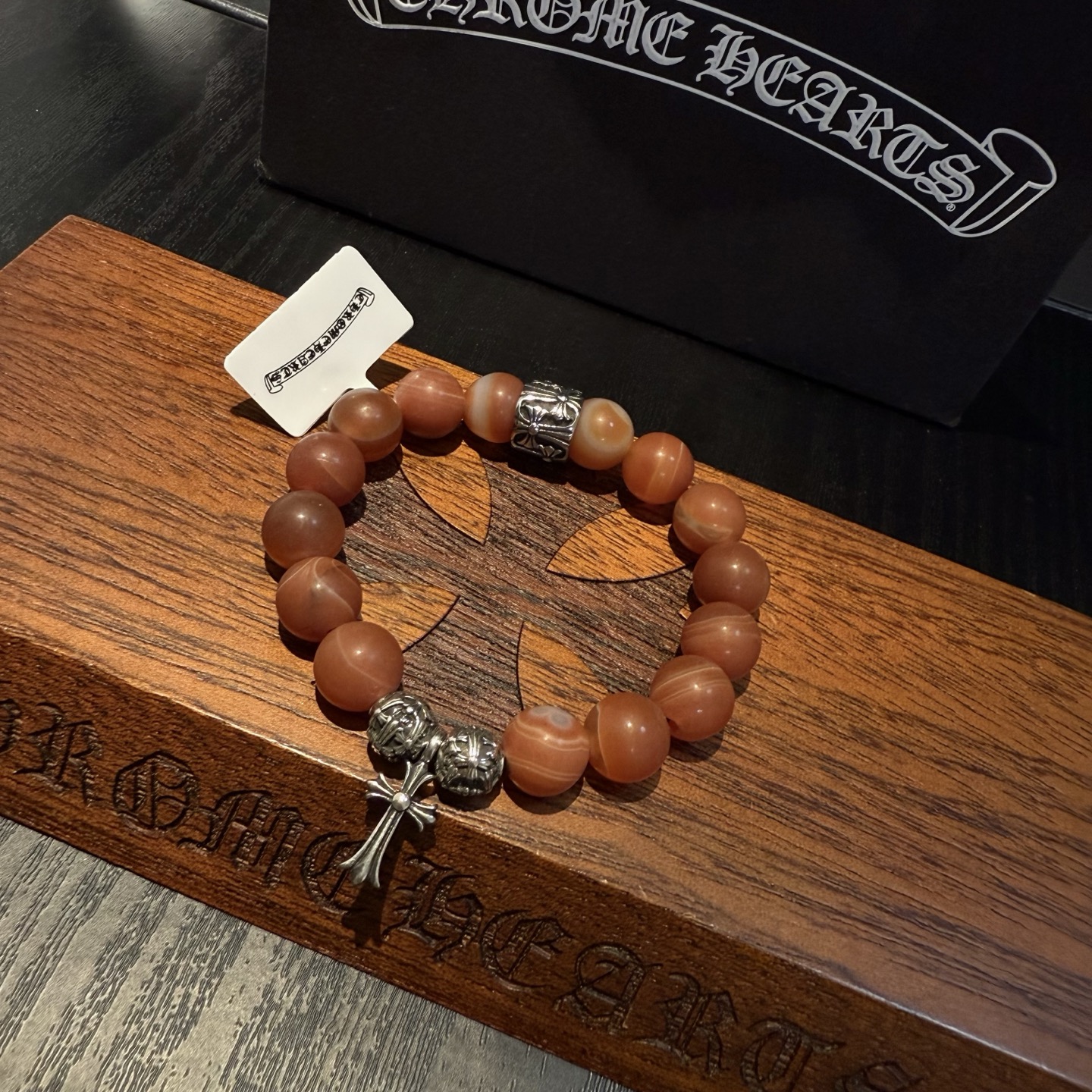  新款【专柜品质】Chrome Hearts克罗心 经典复古多元素手链手串，凹凸造型不同的花纹设计风格 