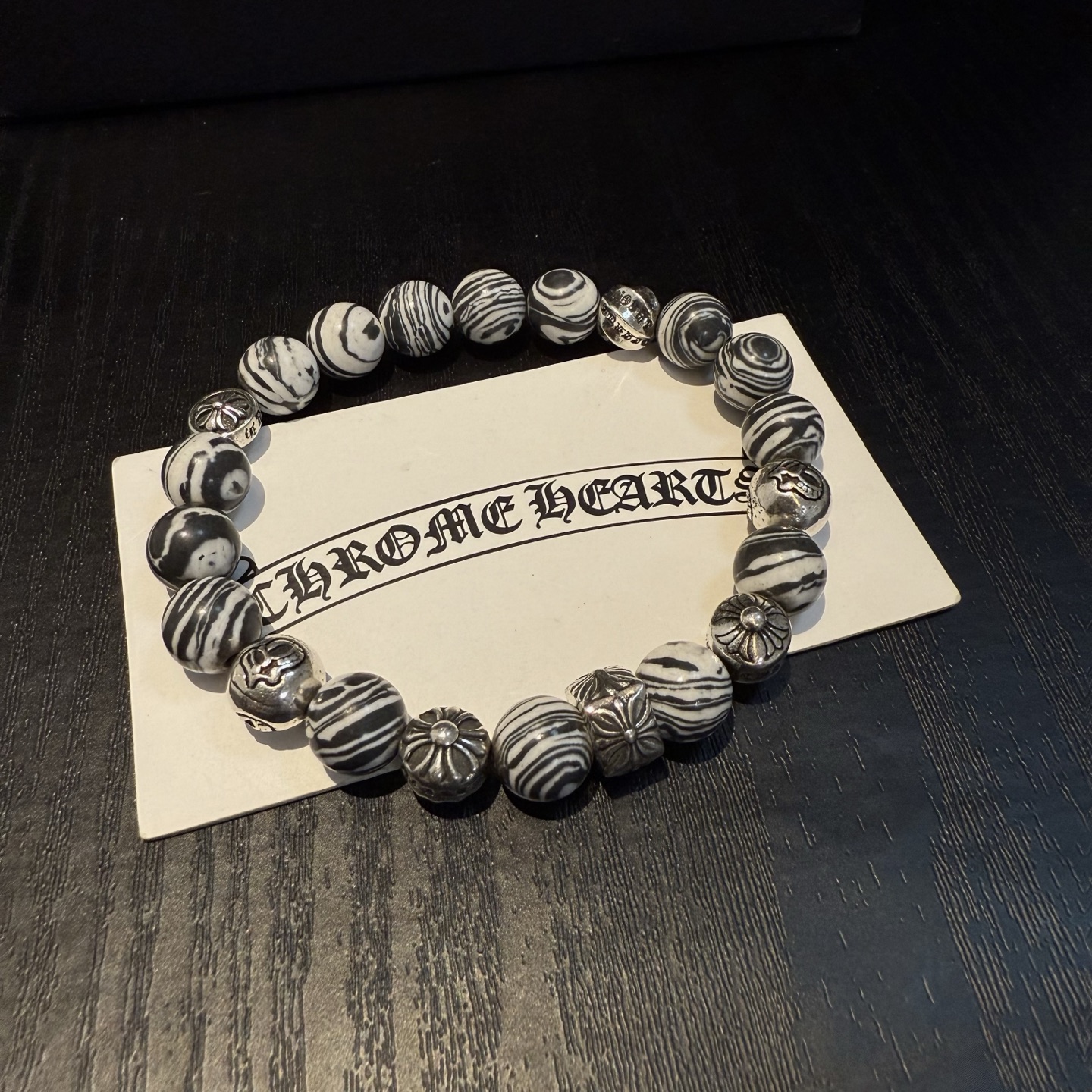  新款【专柜品质】Chrome Hearts克罗心 经典复古多元素手链手串，凹凸造型不同的花纹设计风格 