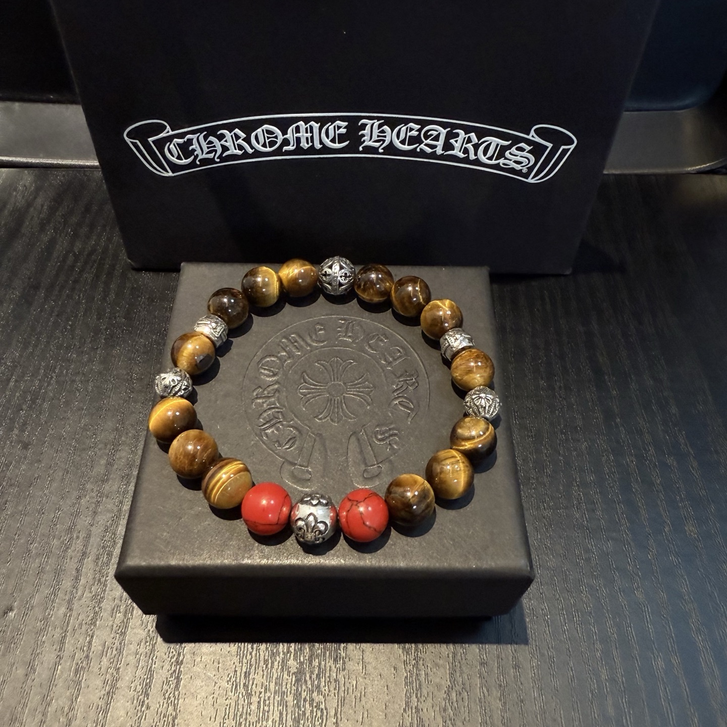  新款【专柜品质】Chrome Hearts克罗心 经典复古多元素手链手串，凹凸造型不同的花纹设计风格 