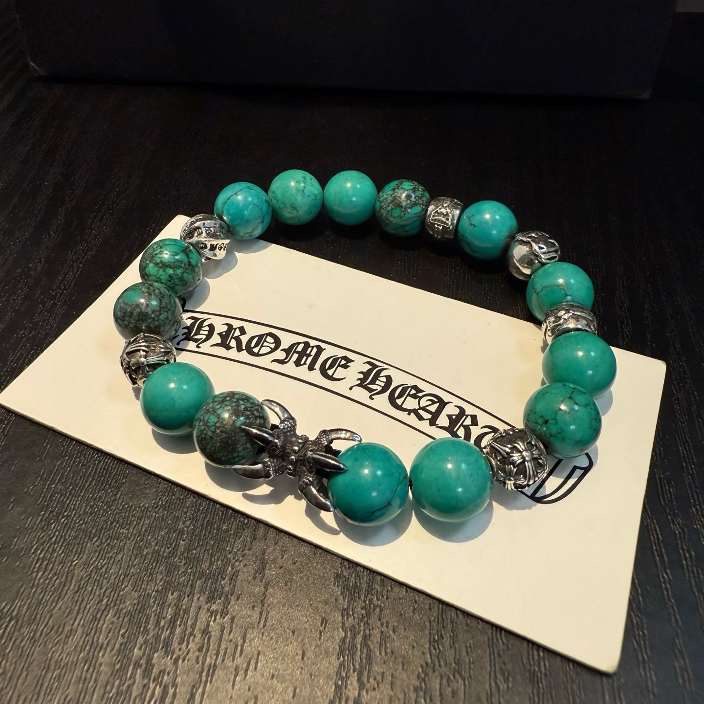  新款【专柜品质】Chrome Hearts克罗心 经典复古多元素绿松石手链手串，凹凸造型不同的花纹设计