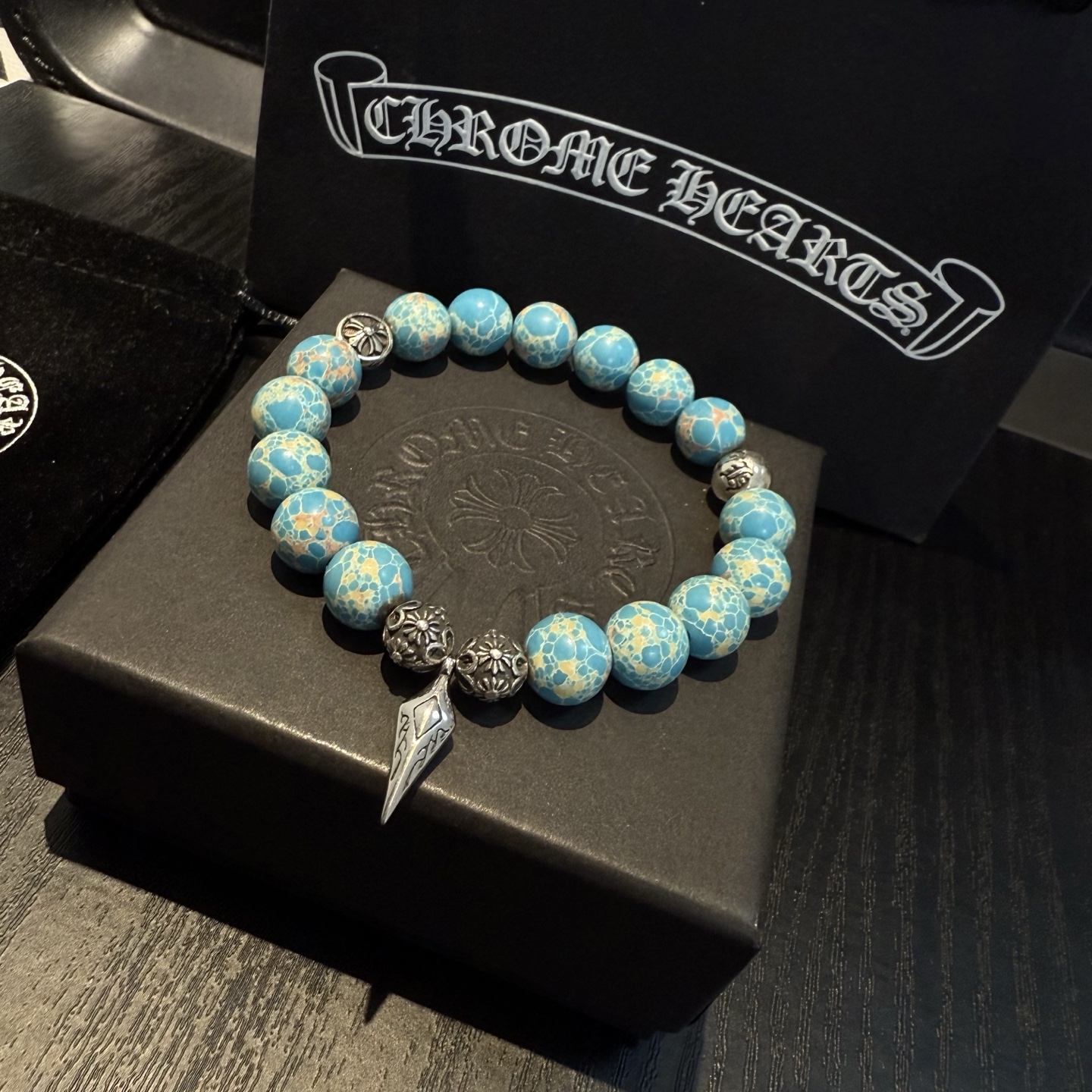  新款【专柜品质】Chrome Hearts克罗心 经典复古多元素手链手串，凹凸造型不同的花纹设计风格 