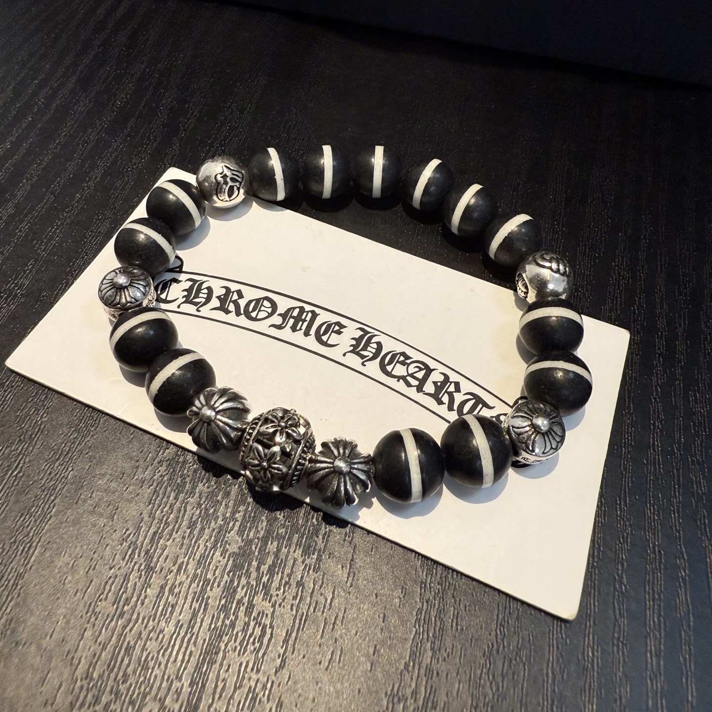  新款【专柜品质】Chrome Hearts克罗心 经典复古多元素手链手串，凹凸造型不同的花纹设计风格 