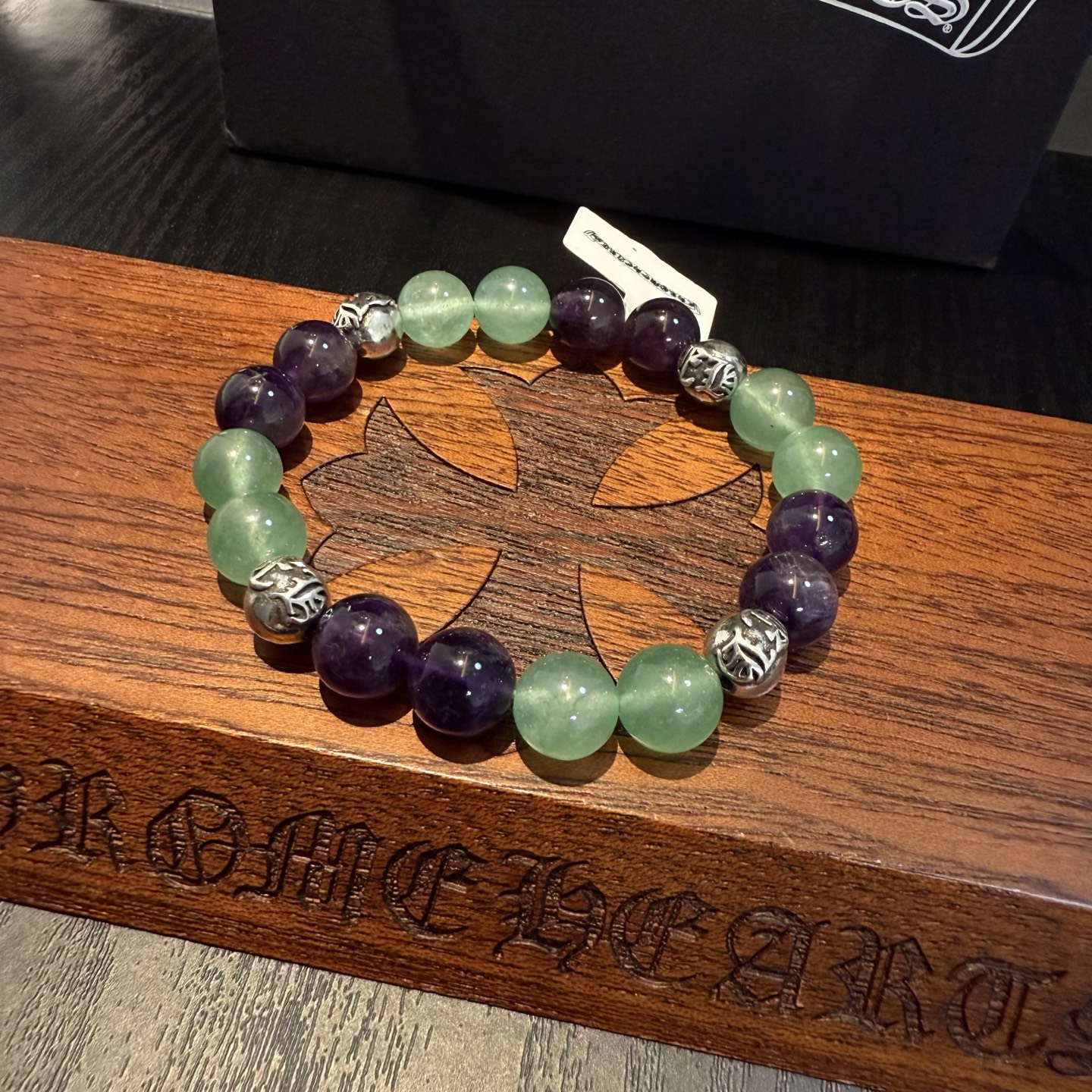  新款【专柜品质】Chrome Hearts克罗心 经典复古多元素手链手串，凹凸造型不同的花纹设计风格 