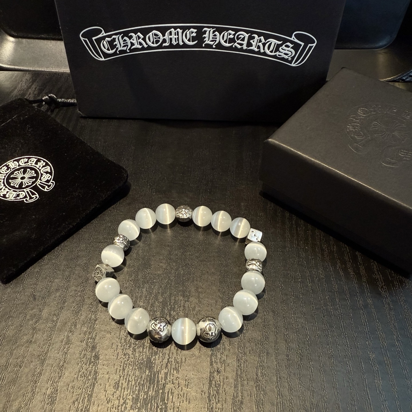  新款【专柜品质】Chrome Hearts克罗心 经典复古多元素手链手串，凹凸造型不同的花纹设计风格 