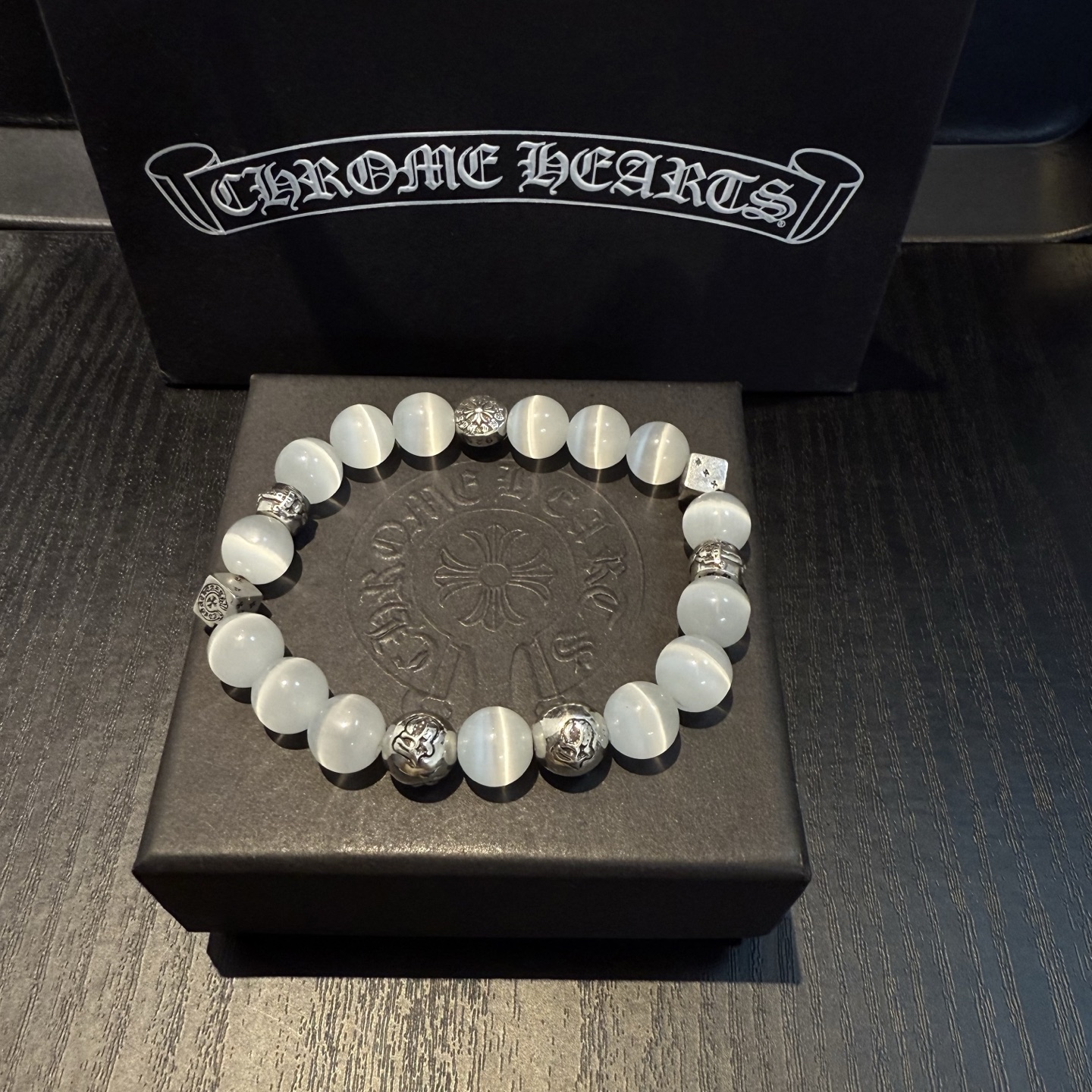  新款【专柜品质】Chrome Hearts克罗心 经典复古多元素手链手串，凹凸造型不同的花纹设计风格 
