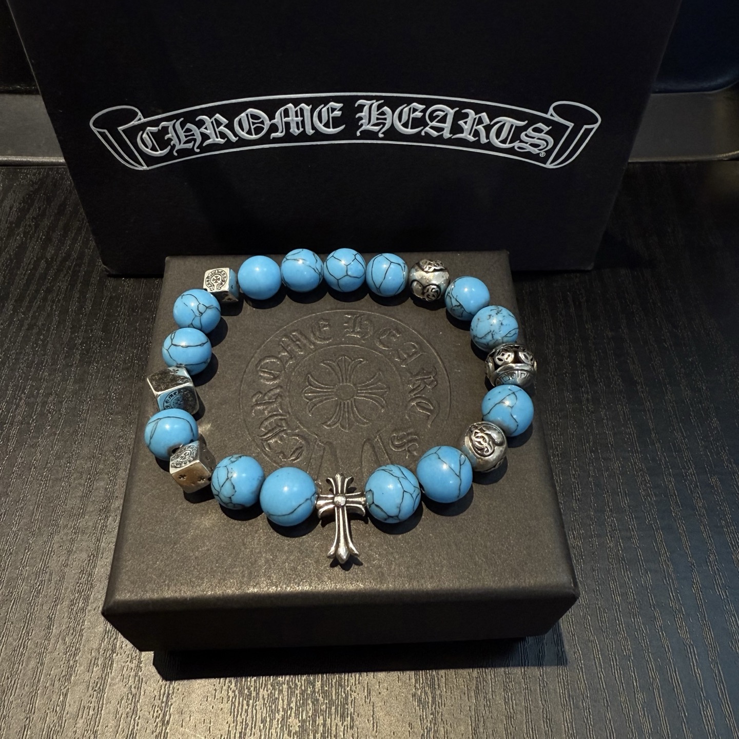  新款【专柜品质】Chrome Hearts克罗心 经典复古多元素手链手串，凹凸造型不同的花纹设计风格 