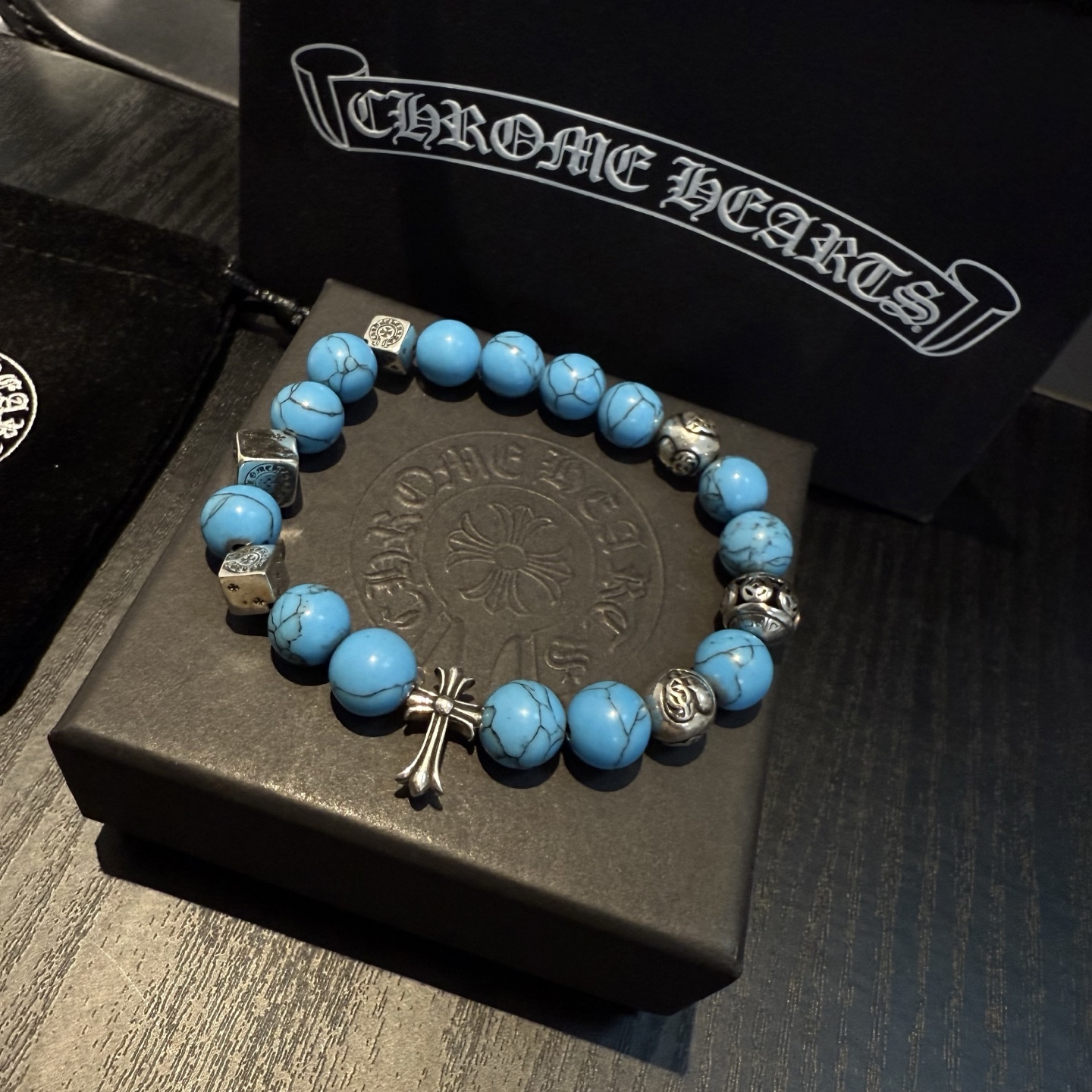  新款【专柜品质】Chrome Hearts克罗心 经典复古多元素手链手串，凹凸造型不同的花纹设计风格 