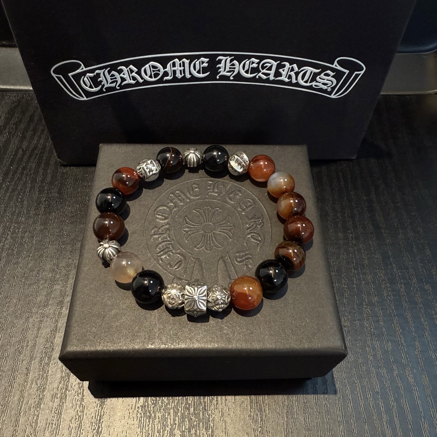  新款【专柜品质】Chrome Hearts克罗心 经典复古多元素手链手串，凹凸造型不同的花纹设计风格 