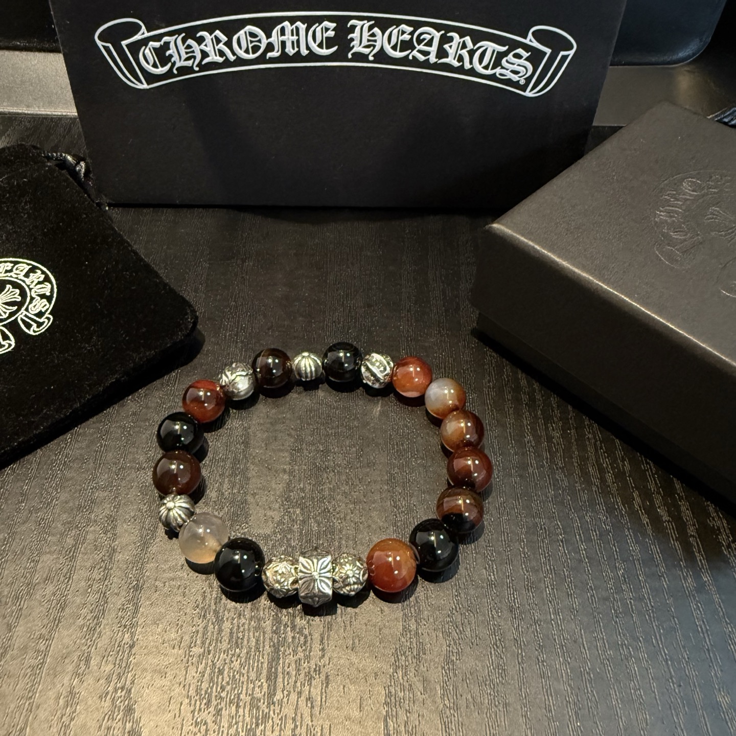  新款【专柜品质】Chrome Hearts克罗心 经典复古多元素手链手串，凹凸造型不同的花纹设计风格 