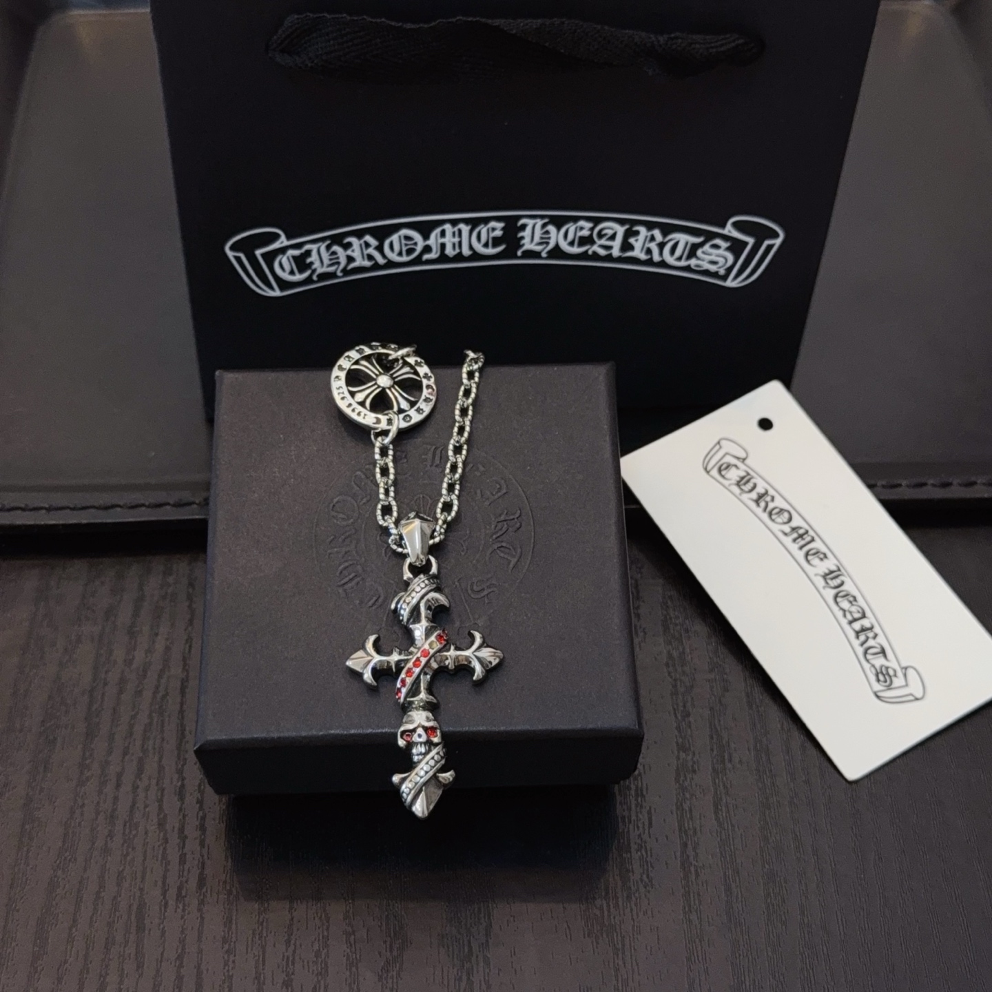  新款【专柜品质】Chrome Hearts克罗心经典复古项链，十字架吊坠 凹凸造型不同的花纹设计风格 
