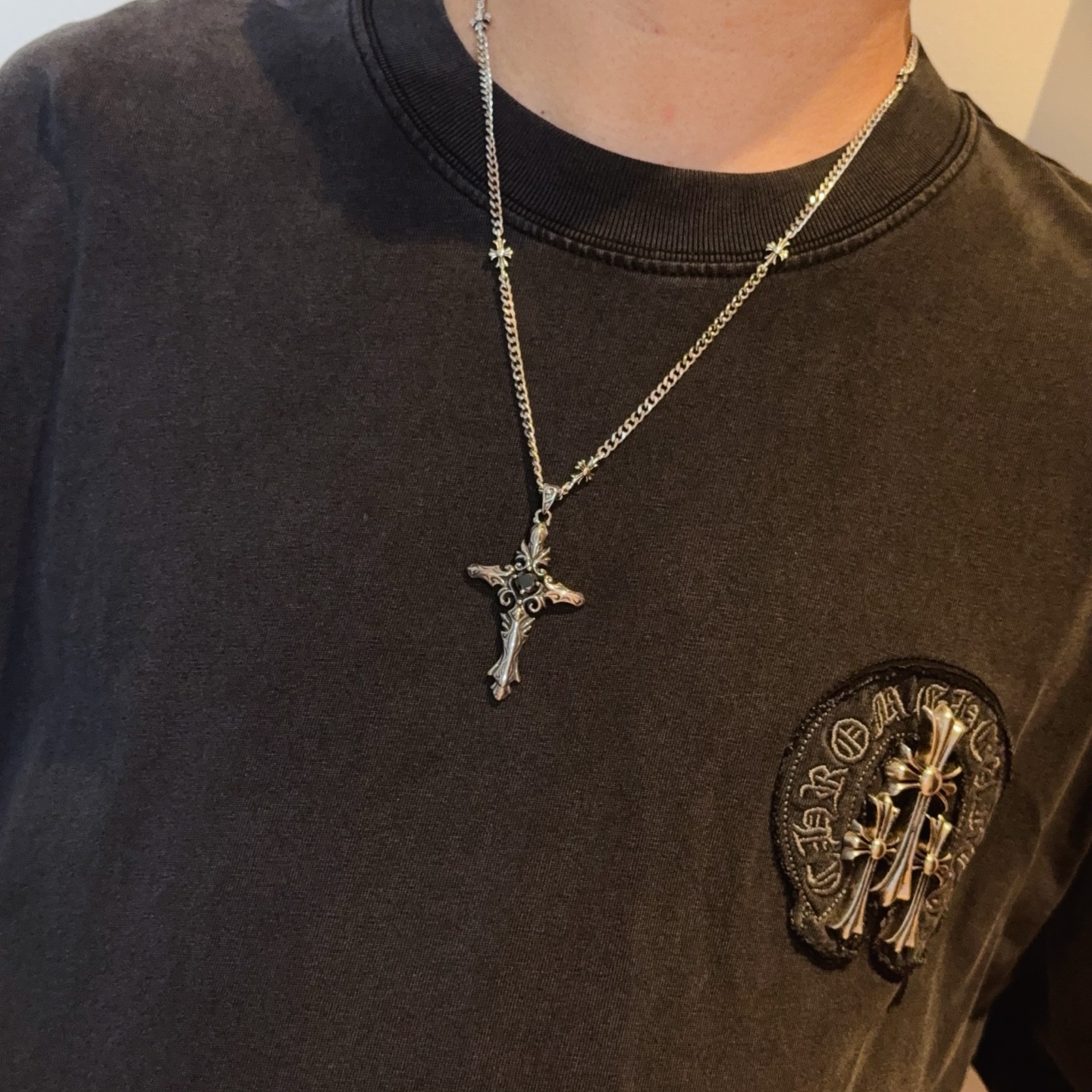  新款【专柜品质】Chrome Hearts克罗心经典复古十字架项链，十字架吊坠 凹凸造型不同的花纹设计