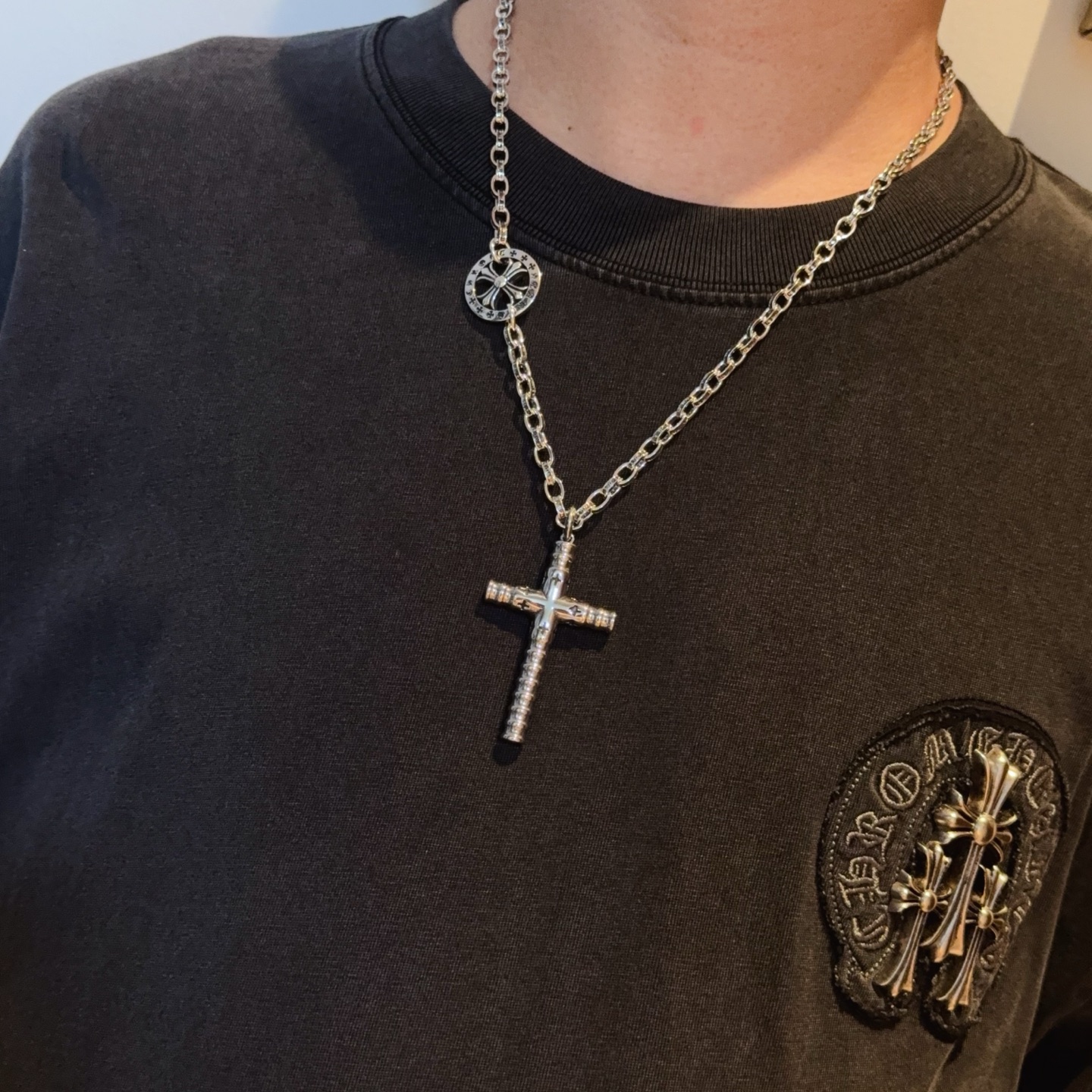  新款【专柜品质】Chrome Hearts克罗心经典复古项链，十字架吊坠 凹凸造型不同的花纹设计风格 