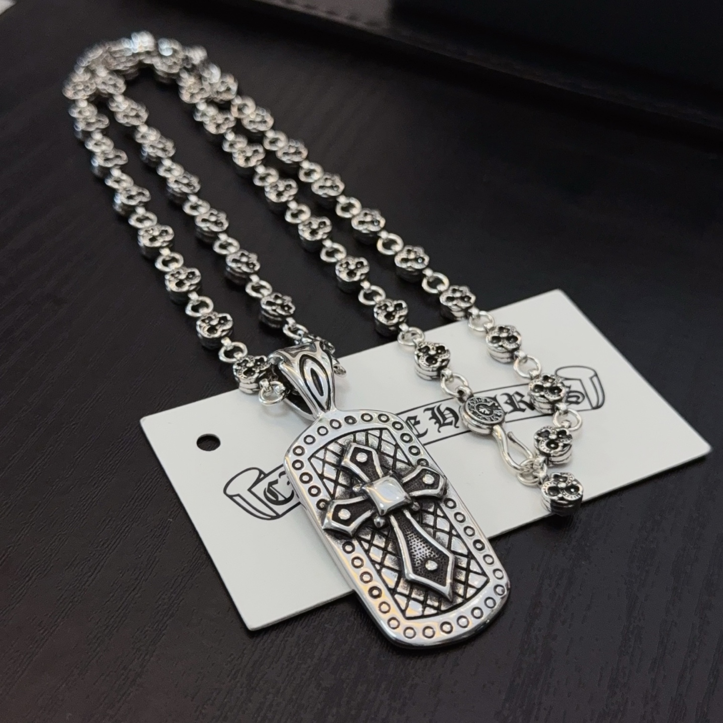  新款【专柜品质】Chrome Hearts克罗心经典复古花球项链，方牌十字架吊坠 凹凸造型不同的花纹设