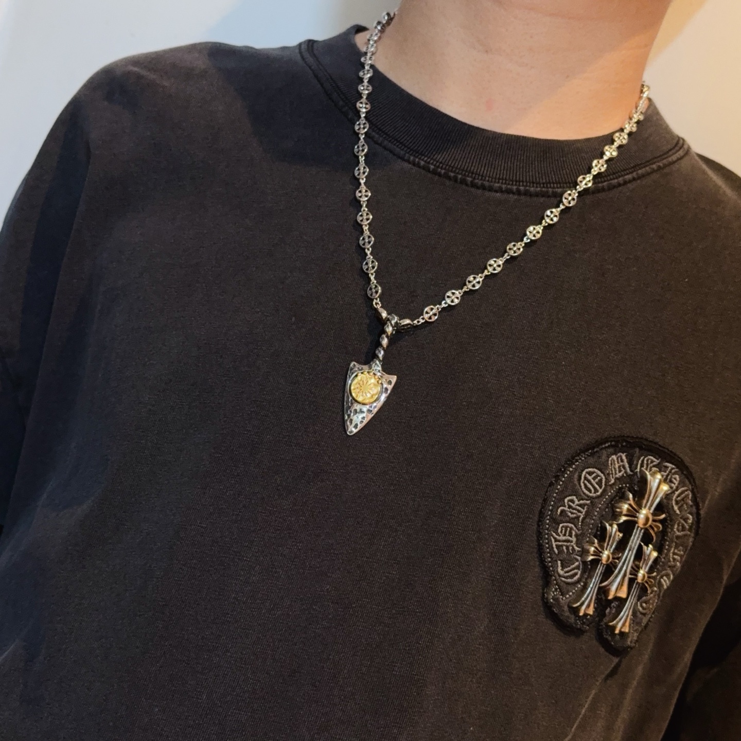  新款【专柜品质】Chrome Hearts克罗心经典复古十字花球项链，矛头吊坠 凹凸造型不同的花纹设计