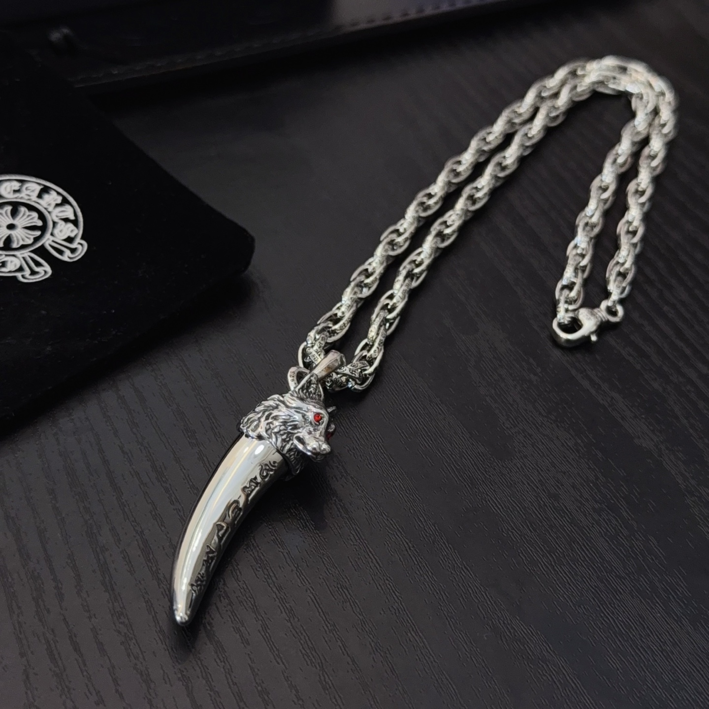 新款【专柜品质】Chrome Hearts克罗心经典复古字母项链，狼头吊坠 凹凸造型不同的花纹设计风格