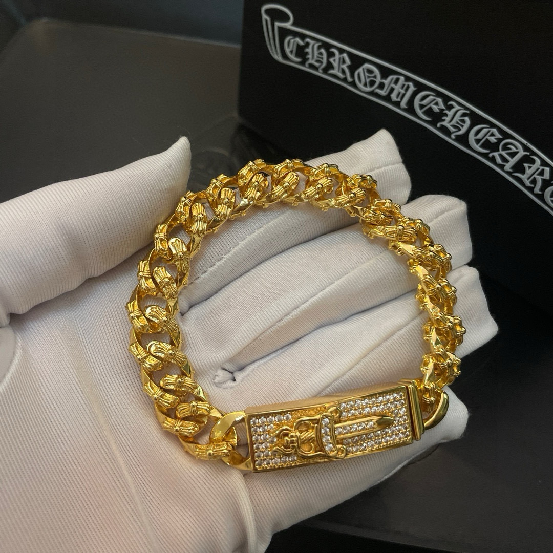 批 专柜品质Chrome Hearts克罗心黄金色经典（满花十字架麻花）宝剑满钻手链，凹凸造型不同的花纹