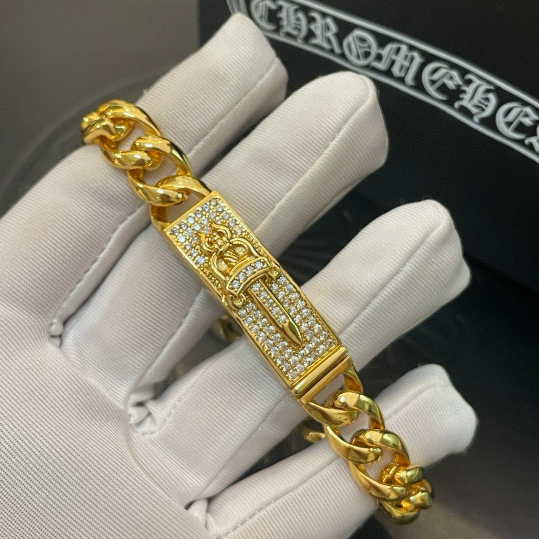  专柜品质Chrome Hearts克罗心黄金色经典（光面十字架麻花）宝剑满钻手链，凹凸造型不同的花纹设