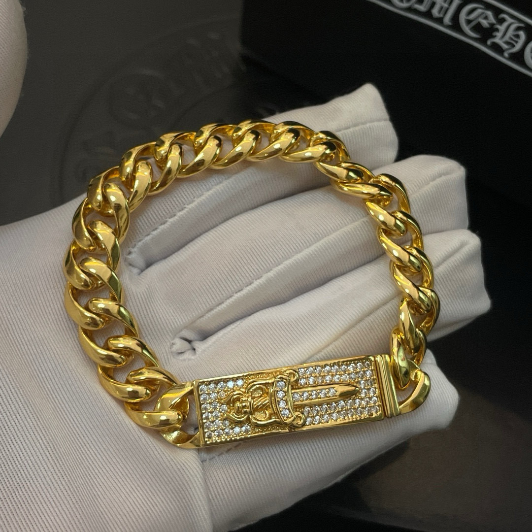  专柜品质Chrome Hearts克罗心黄金色经典（光面十字架麻花）宝剑满钻手链，凹凸造型不同的花纹设